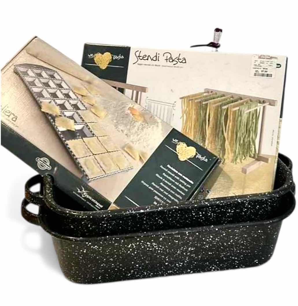 Photo 1 of 4 KITCHEN ITEMS