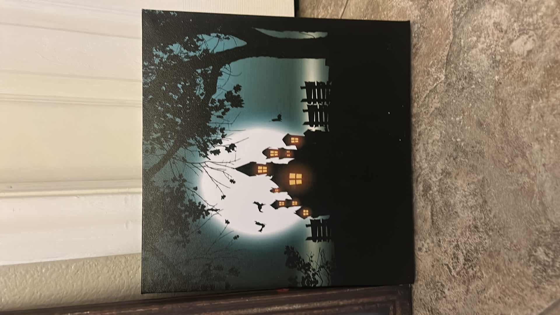 Photo 1 of 3 - BATTERY OPERATED LIGHT UP HALLOWEEN ARTWORK (LARGEST 15” x H20”