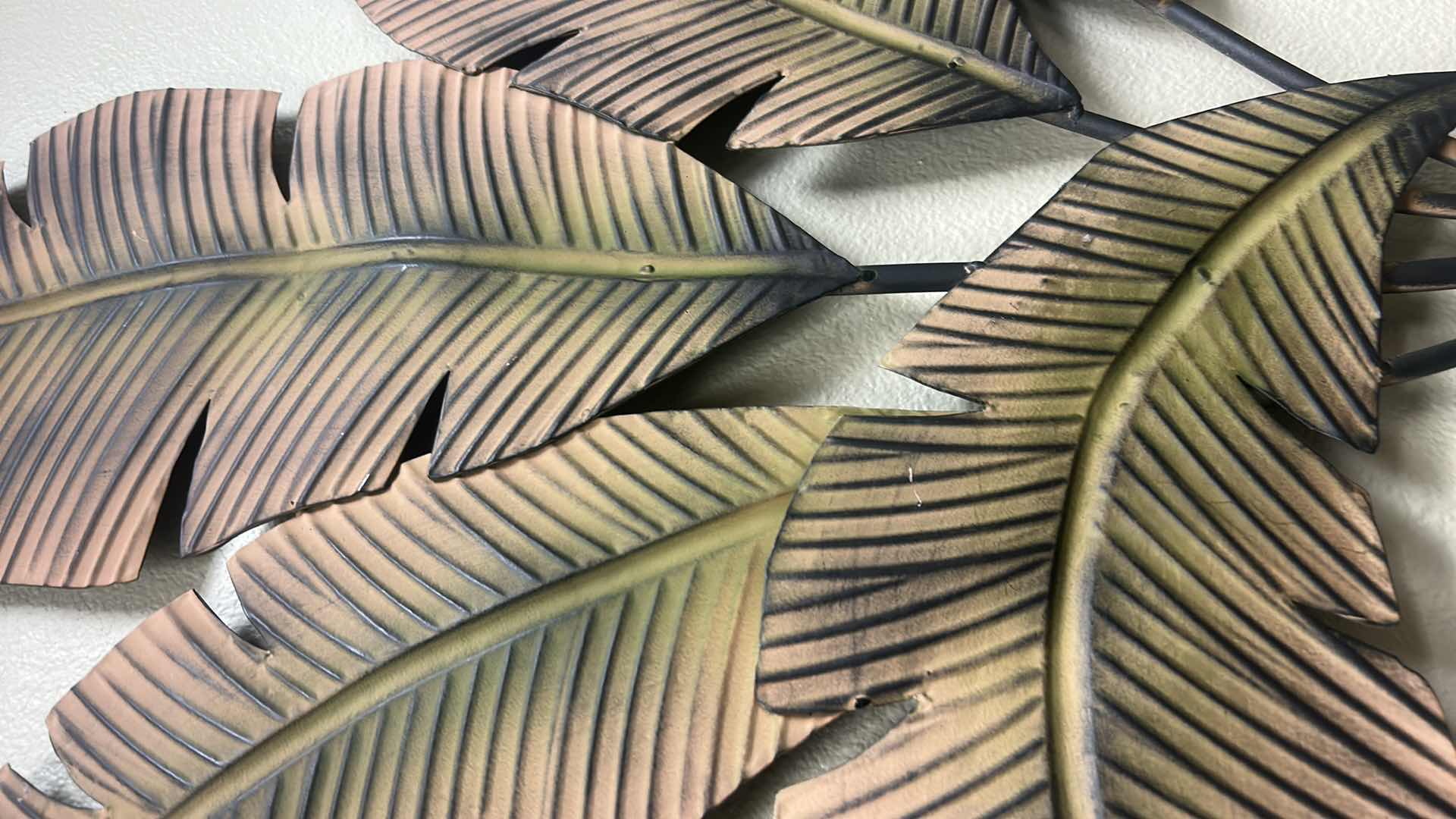 Photo 1 of METAL PALM TREE LEAVES WALL DECOR 34“ x H35“