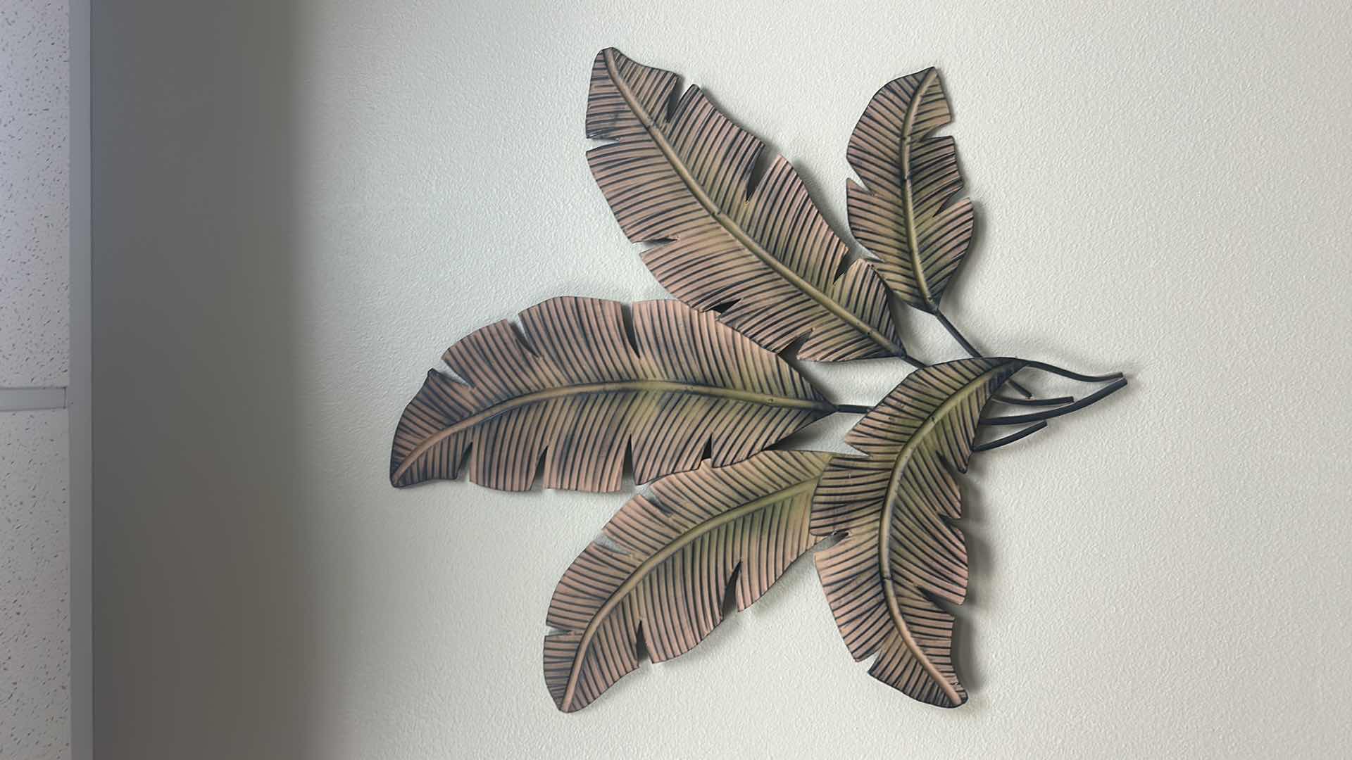 Photo 1 of METAL PALM TREE LEAVES WALL DECOR 34“ x H35“