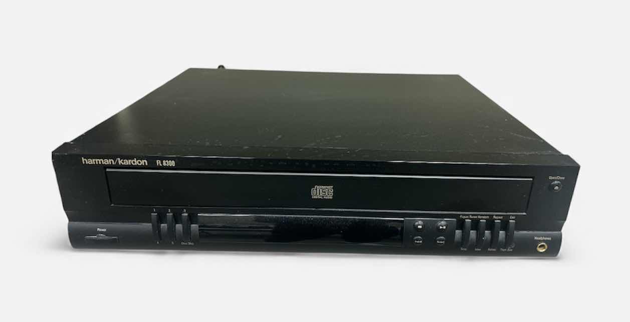 Photo 1 of HARMAN / KARDON COMPACT DISC PLAYER