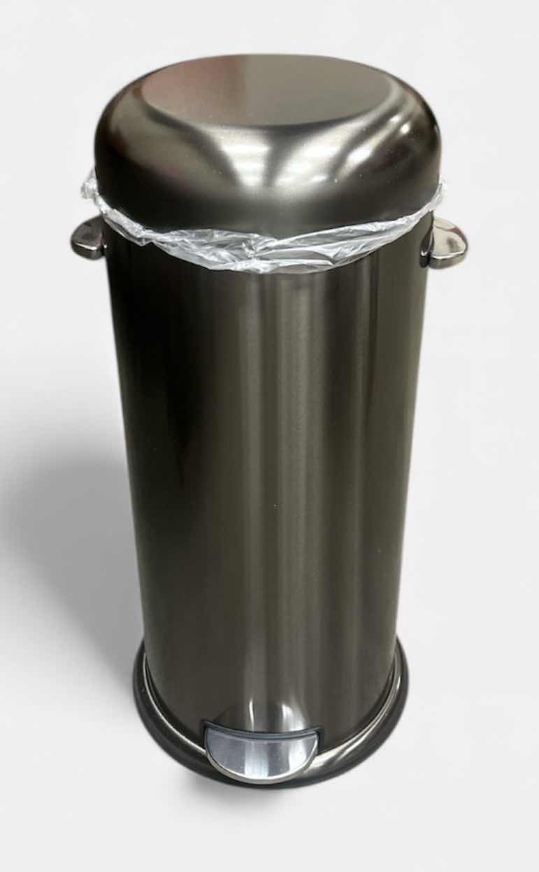 Photo 1 of METAL TRASH CAN H28”