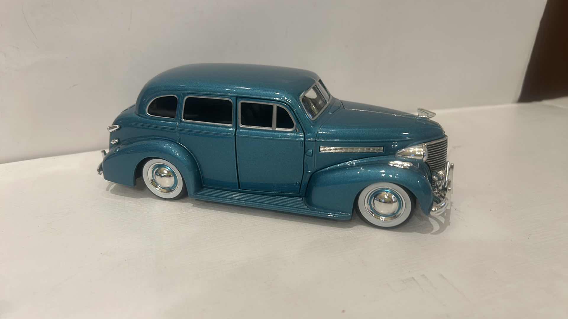 Photo 1 of DIE-CAST MODEL OF A 1939 CHEVROLET MASTER DELUXE 8 1/2” x 3”