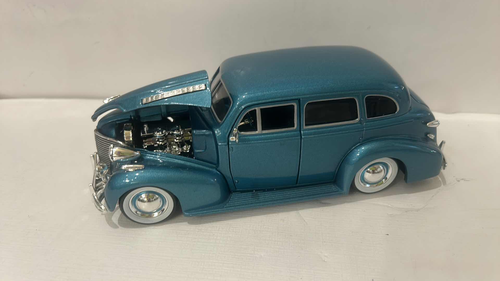 Photo 1 of DIE-CAST MODEL OF A 1939 CHEVROLET MASTER DELUXE 8 1/2” x 3”