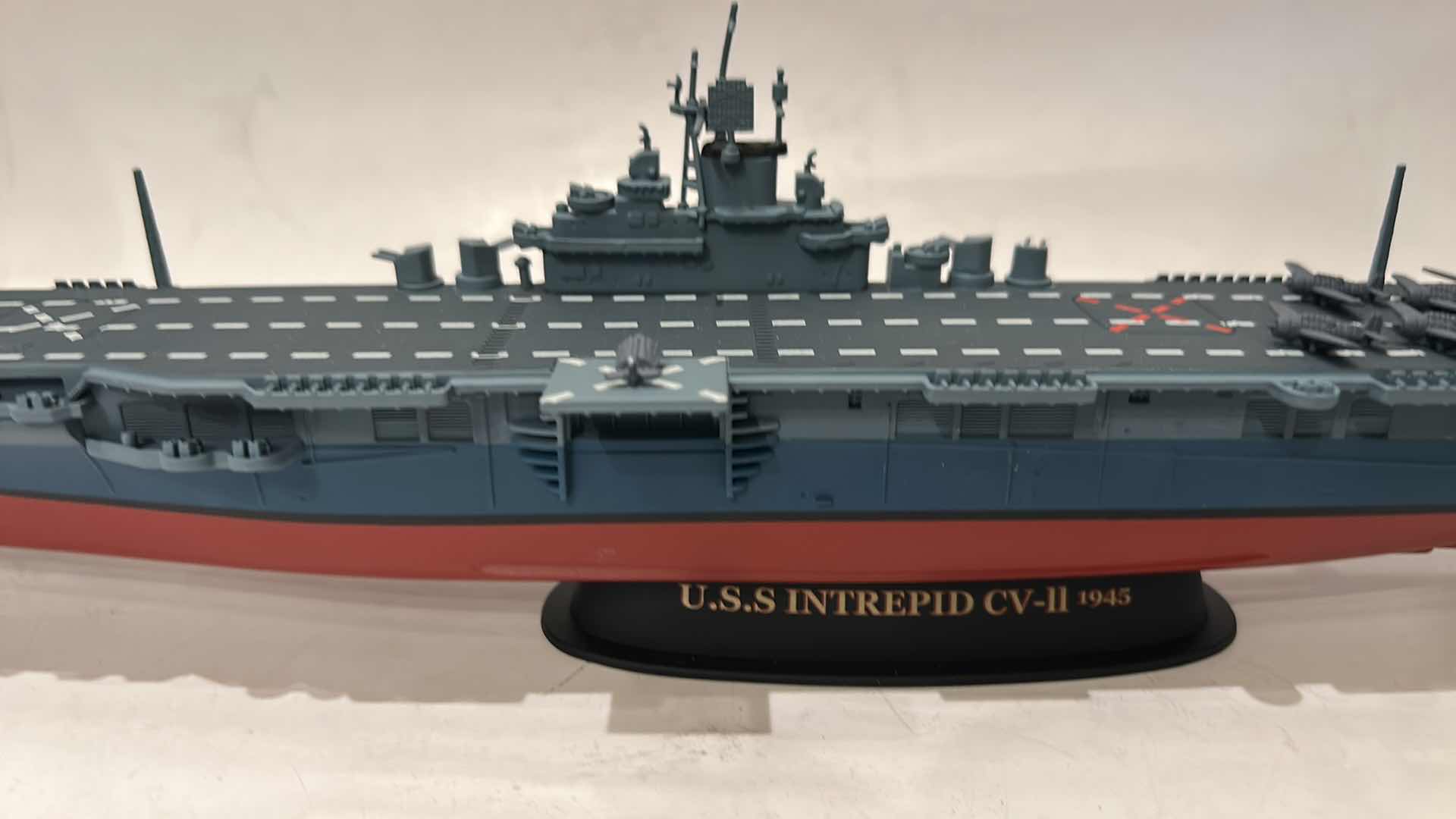 Photo 1 of GEARBOX MODEL OF USS INTREPID CV-11 1945 BATTLESHIP AIRCRAFT CARRIER, 15” LONG