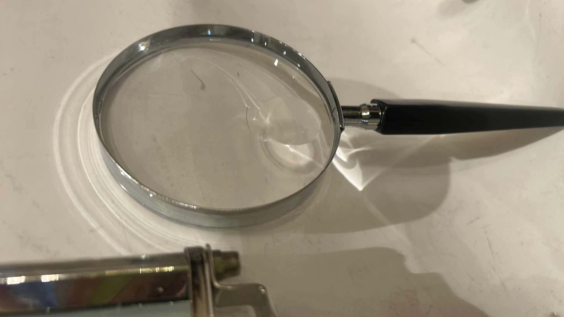 Photo 1 of 2 MAGNIFYING GLASS 9.5”