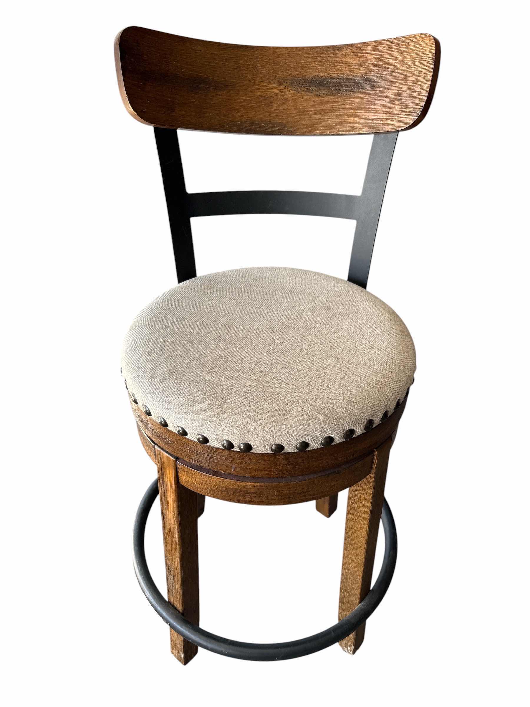 Photo 1 of SIGNATURE ASHLEY DESIGN VALEBECK UPHOLSTERED INDUSTRIAL SWIVEL BAR STOOL W CREAM UPHOLSTERED SEAT H23.5” STOOL TOTAL H27”