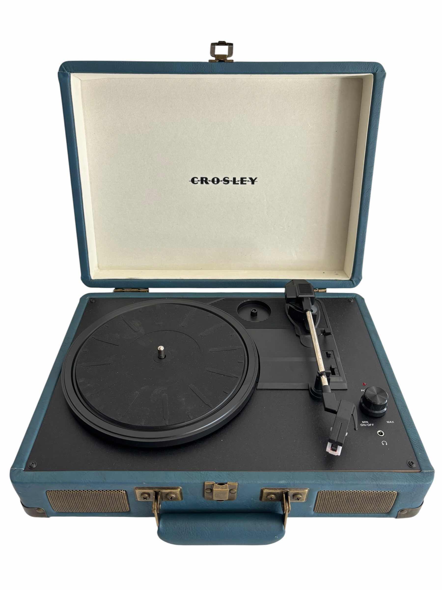 Photo 1 of CROSLEY CRUISER PORTABLE TURNTABLE