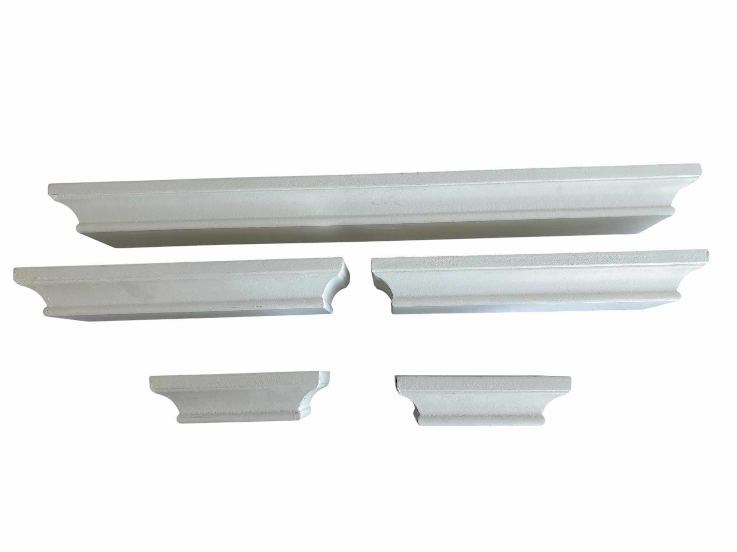 Photo 1 of (7)PCS SHELF AND CORNER SHELF IN WHITE H24”