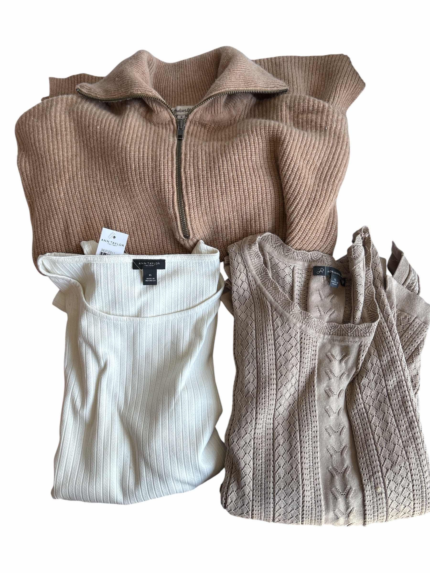Photo 1 of (3)PCS WOMENS KNIT AND FLEECE SWEATERS M AND XL