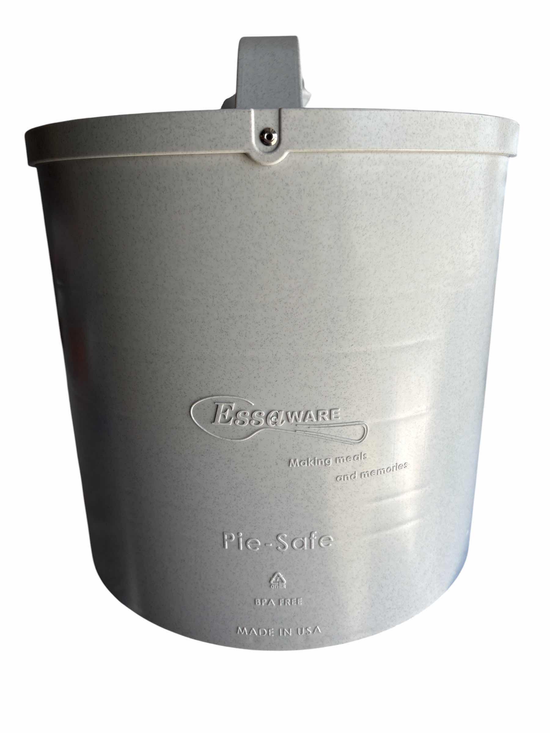 Photo 1 of ESSAWARE PIE SAFE W ADJUSTABLE SHELVING H10.25”