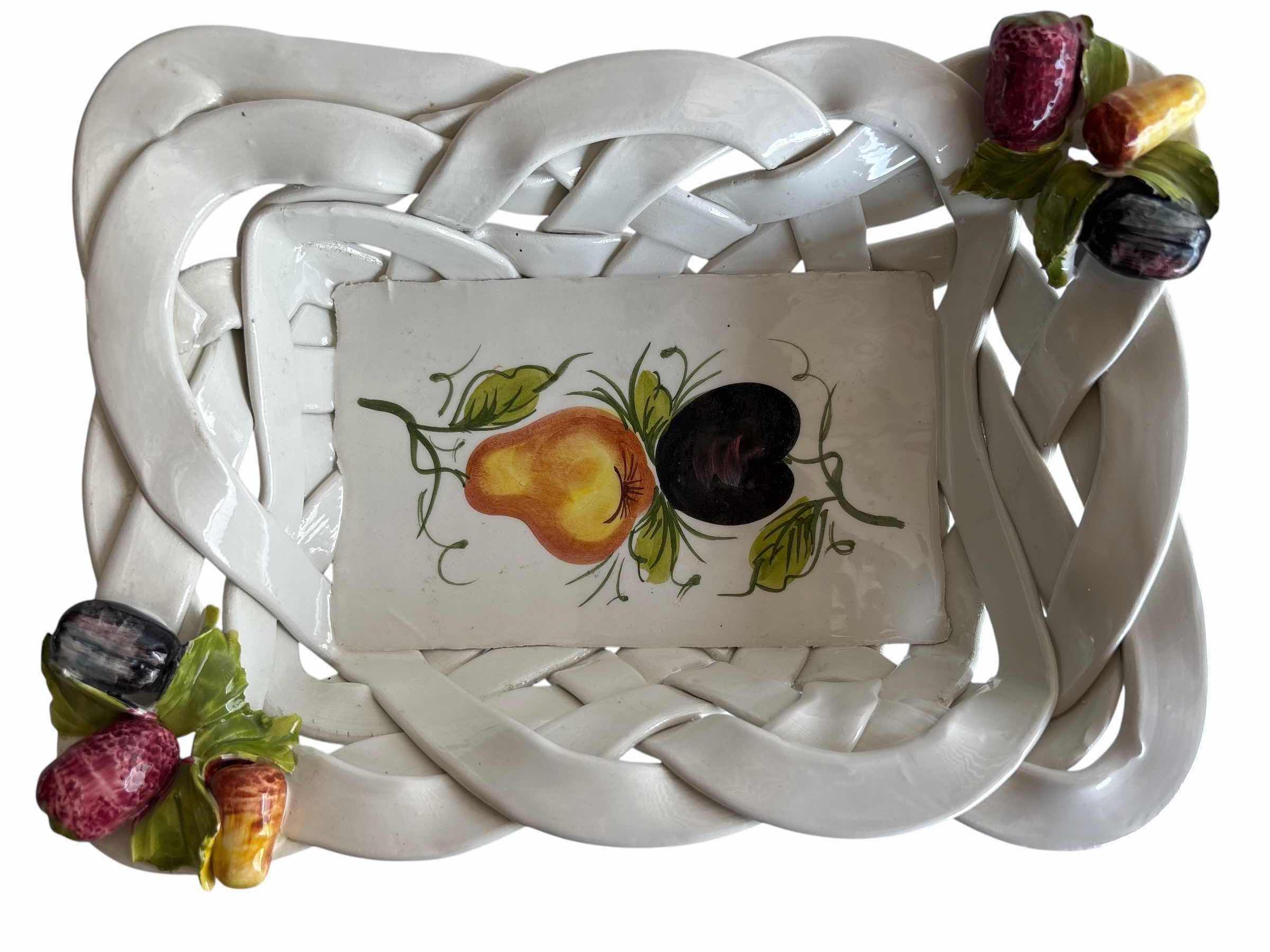 Photo 1 of VINTAGE ITALIAN BELFIORE CAPODIMONTE FRUIT CENTERPIECE H3”
