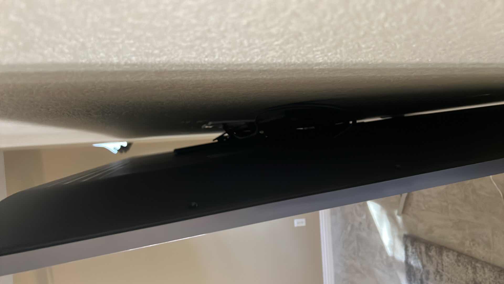 Photo 1 of 75" SAMSUNG UHD 4K TV W REMOTE INCLUDES WALL MOUNT