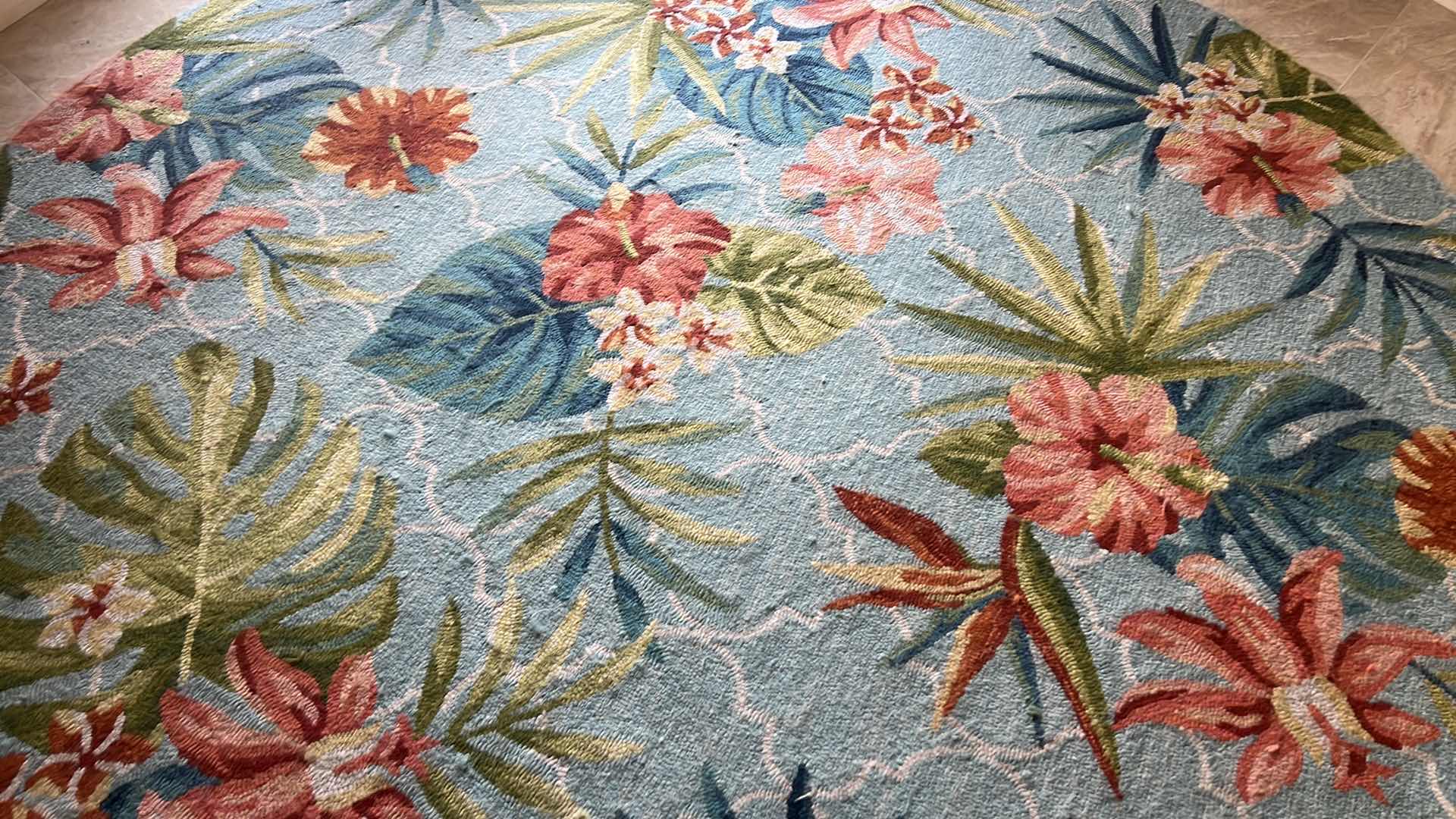 Photo 1 of 92" ROUND TROPICAL FLORAL AREA RUG