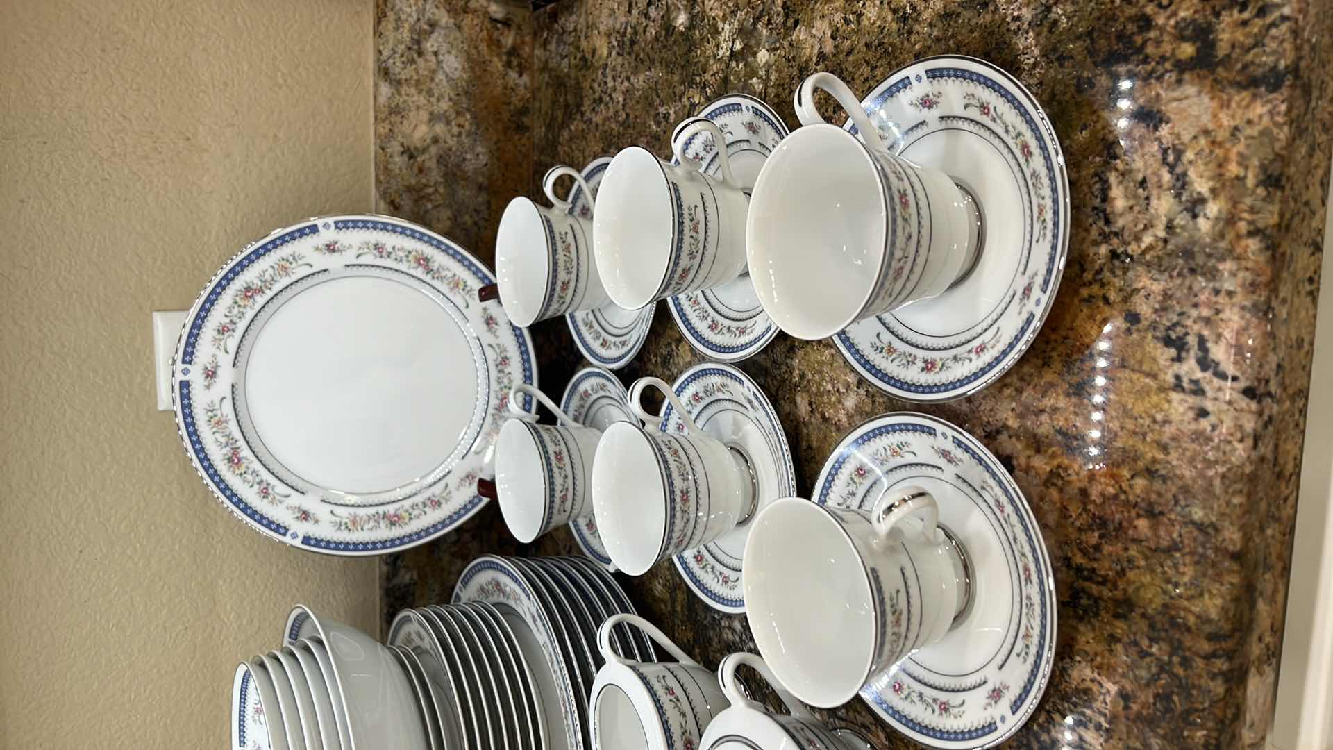 Photo 1 of 39 Pcs-SEIZAN "CARIBBEAN"FINE CHINA DISHES