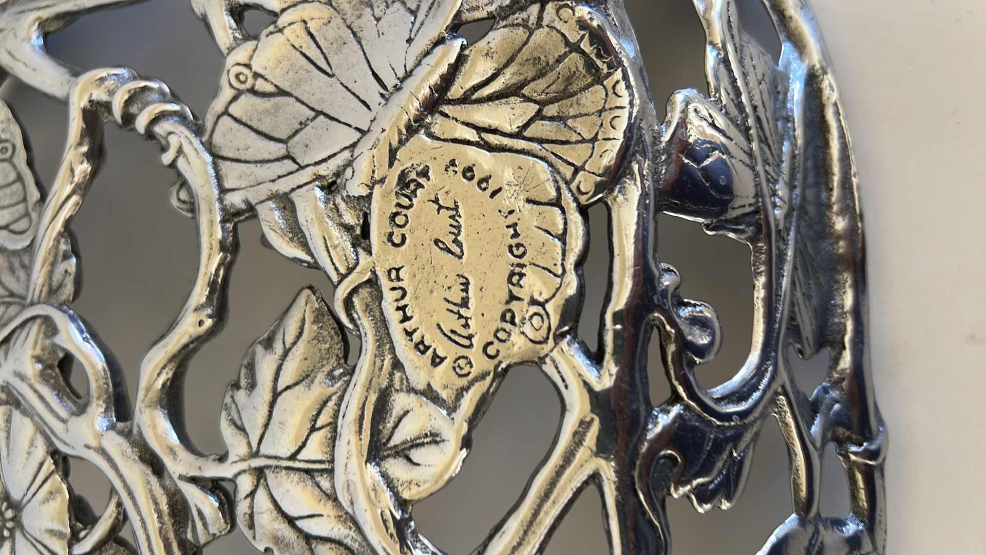 Photo 1 of ARTHUR COURT BUTTERFLY PYREX 3QT HOLDER 