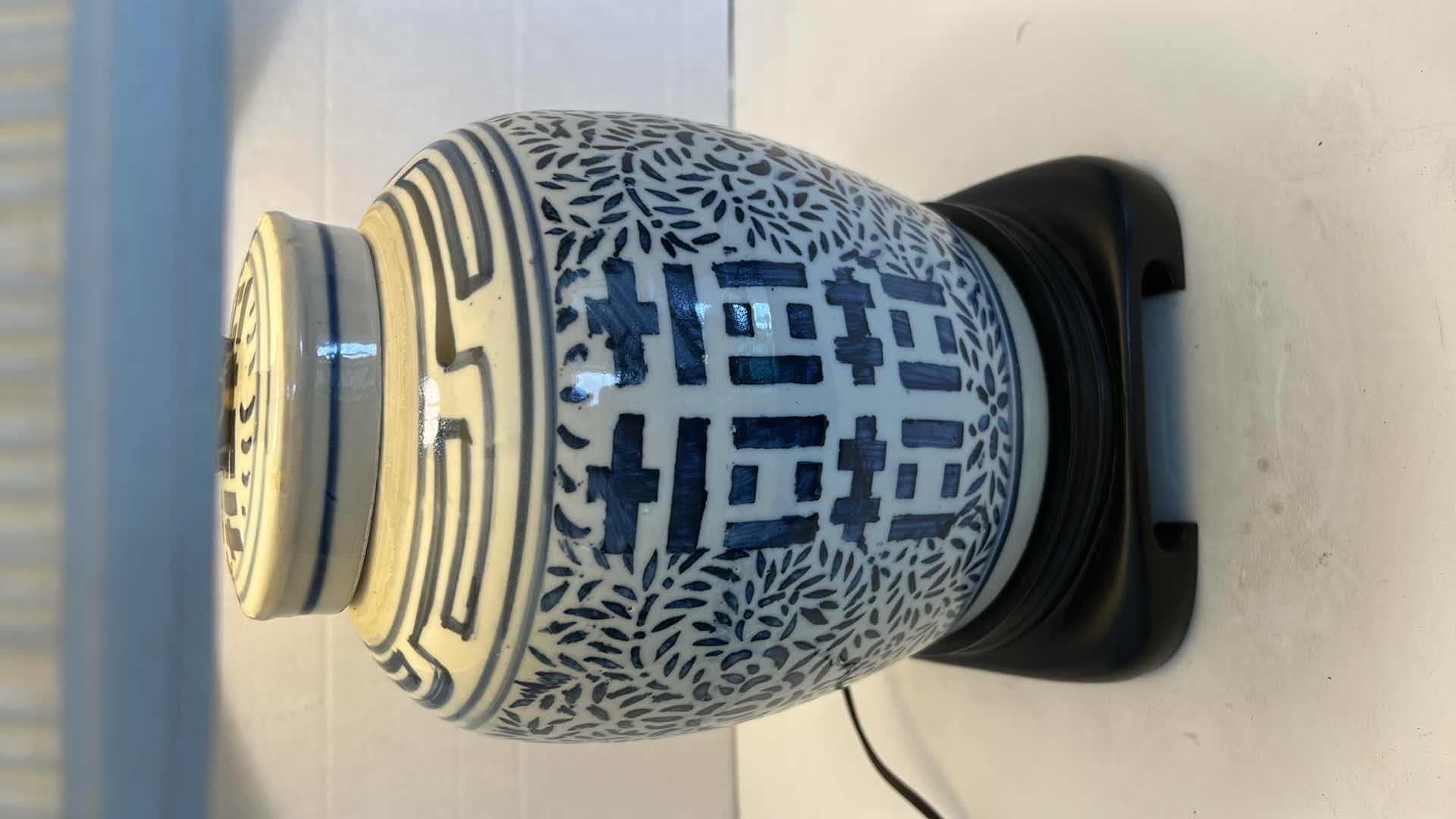 Photo 4 of ANTIQUE CHINOISERIE BLUE & WHITE  DOUBLE HAPPINESS GINGER JAR TABLE LAMP W SHADE H 23"