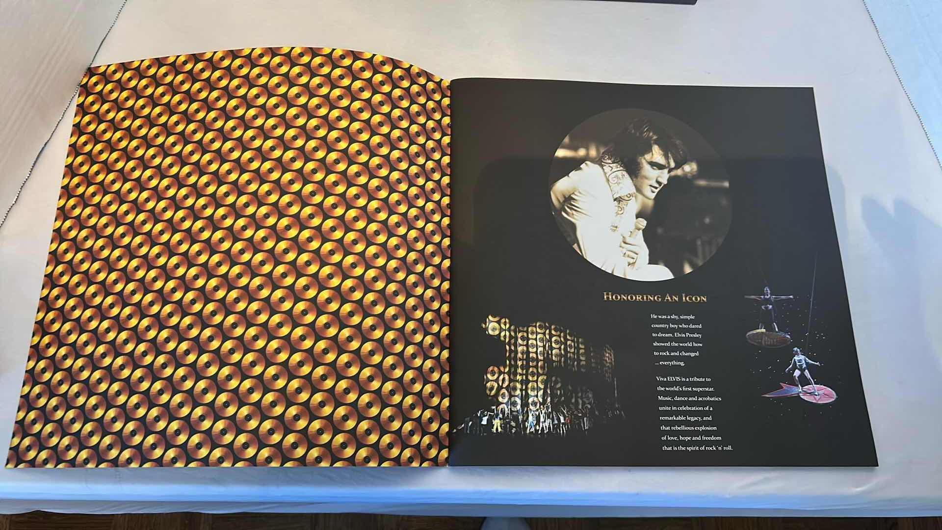 Photo 1 of 2- CIRQUE DU SOLEIL VIVA ELVIS VIP PREVIEW DECEMBER 16 2009 PROGRAM