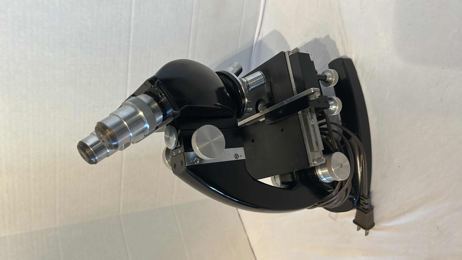 Photo 4 of BAUSCH  & LOMB BINOCULAR COMPOUND MICROSCOPE W CASE