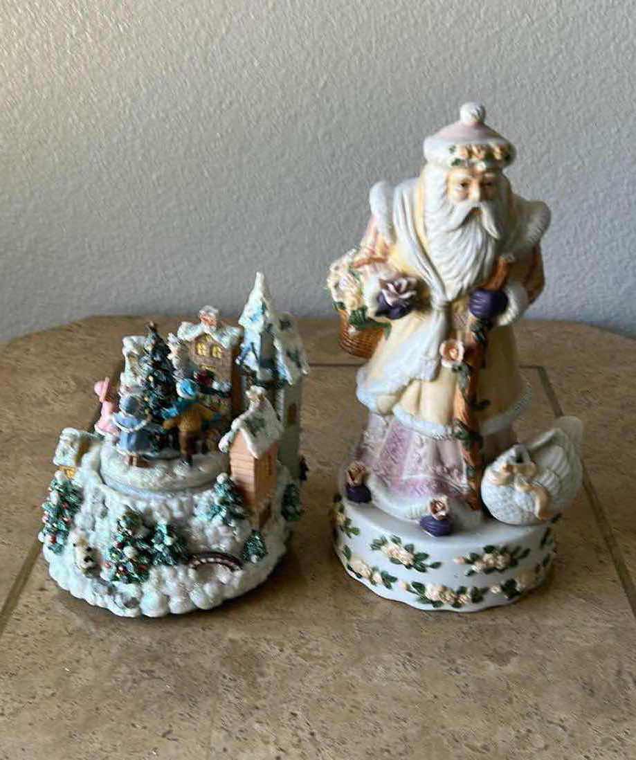 Photo 2 of 3-DECORATIVE CHRISTMAS MUSICAL BOXES