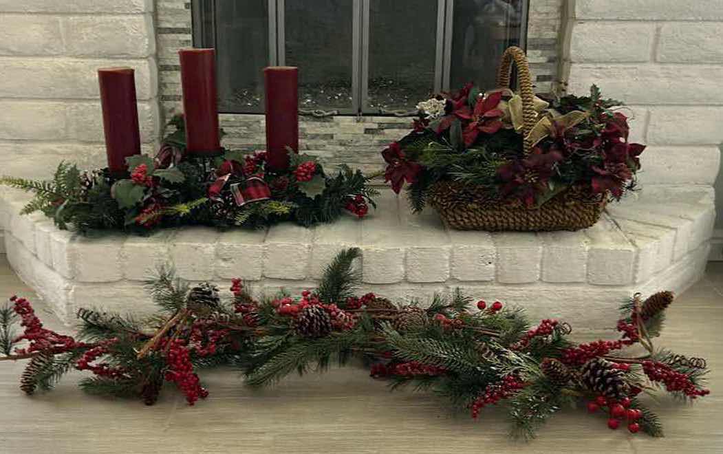 Photo 1 of 3- ASSORTED CHRISTMAS DECORATIONS