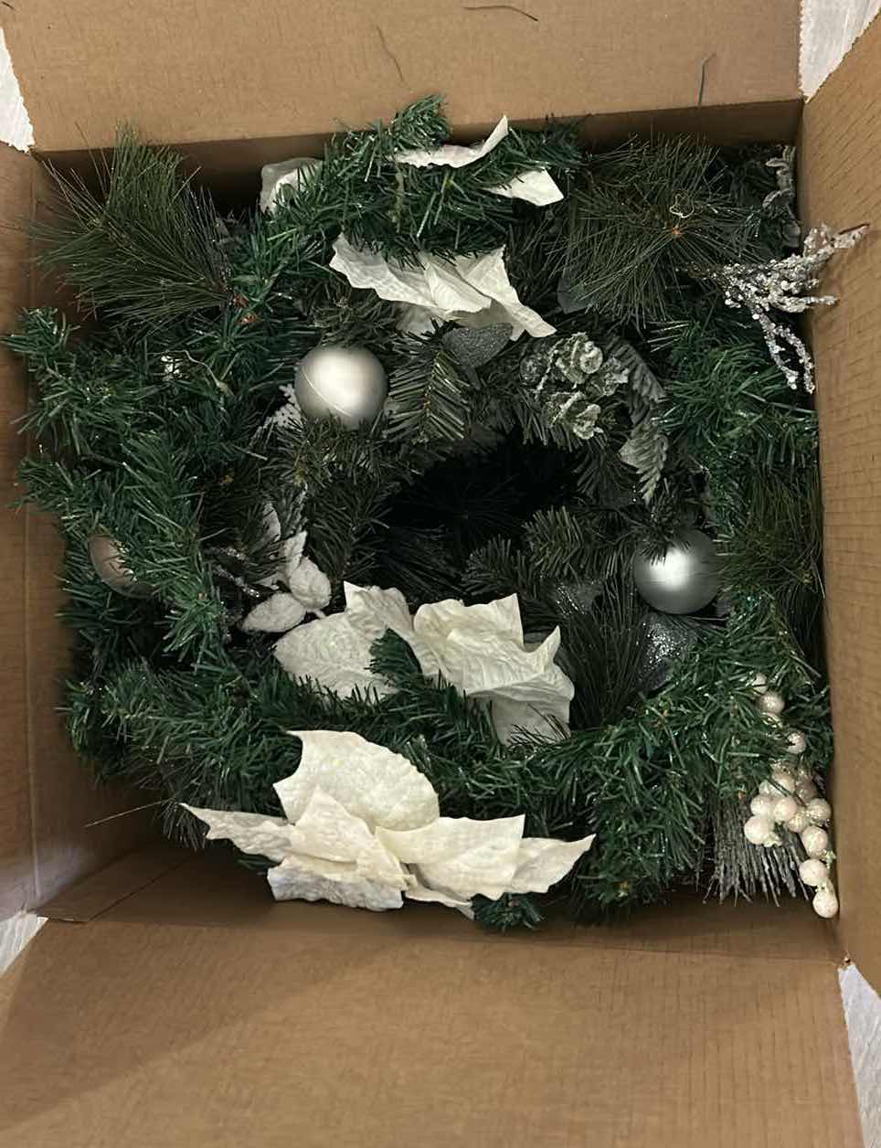 Photo 1 of CONTENTS OF BOX 4-STRANDS WHITE DECORATIVE GARLAND