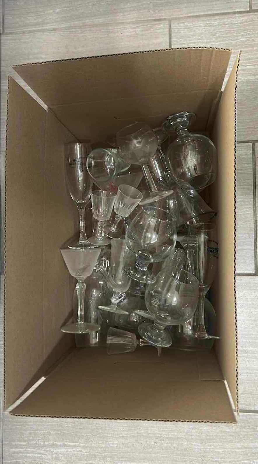 Photo 1 of CONTENTS OF BOX ASSORTED GLASSWARE
