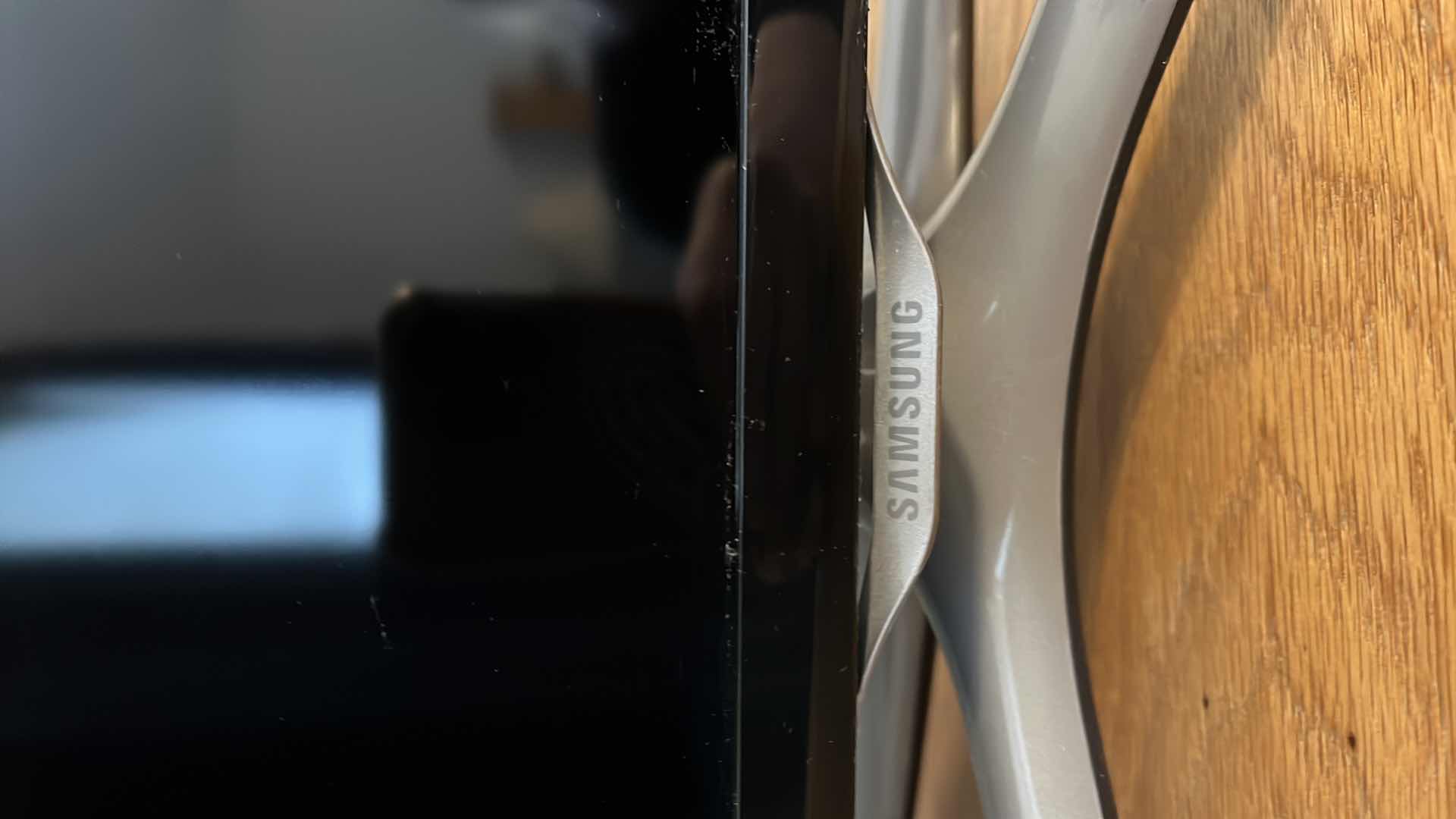 Photo 1 of 42” FLAT SCREEN SAMSUNG TV