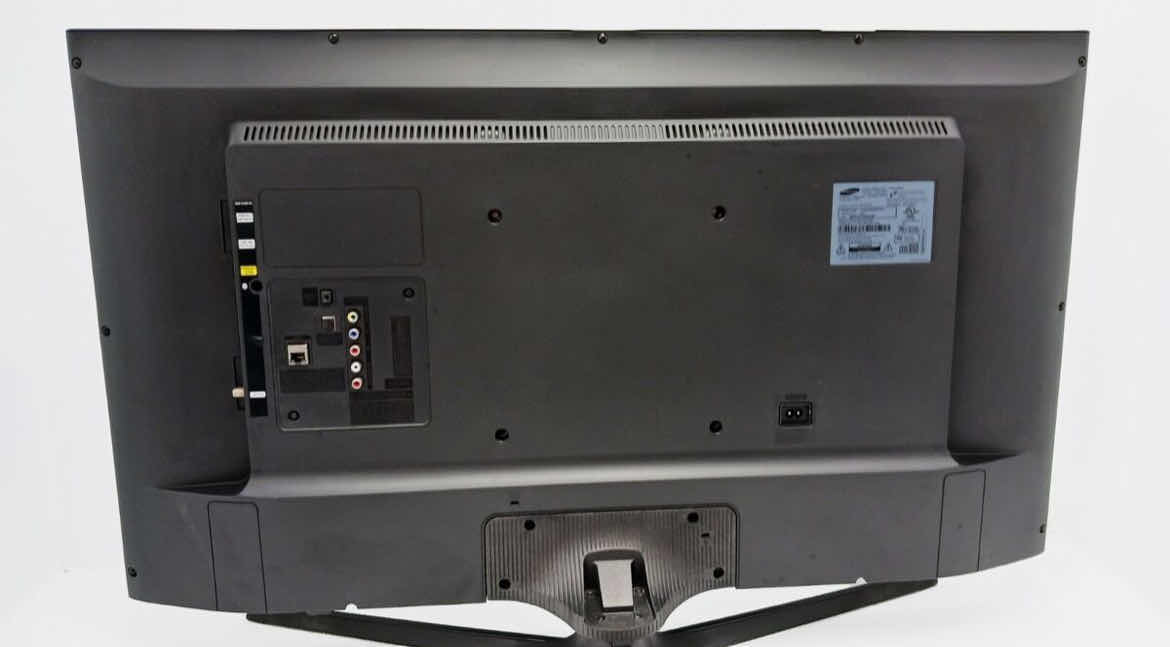 Photo 2 of 42” FLAT SCREEN SAMSUNG TV