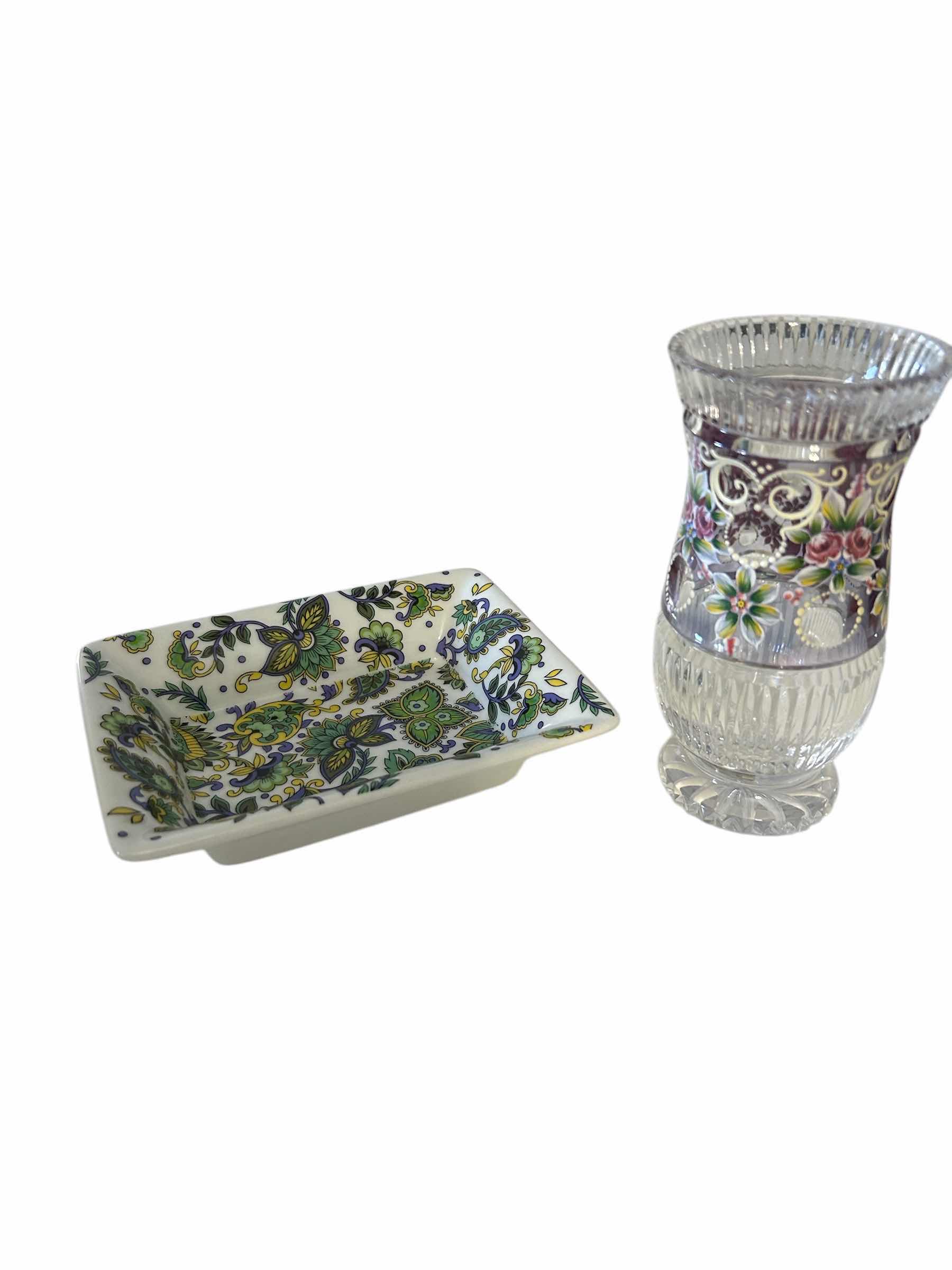 Photo 1 of ASSORTED DECORATIVE PIECES