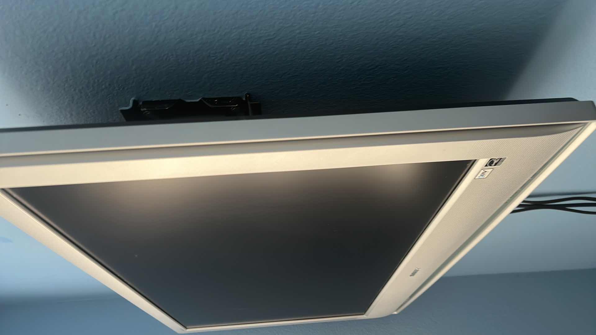 Photo 3 of 42" SONY HD FLAT SCREEN TV. 2016 MODEL.