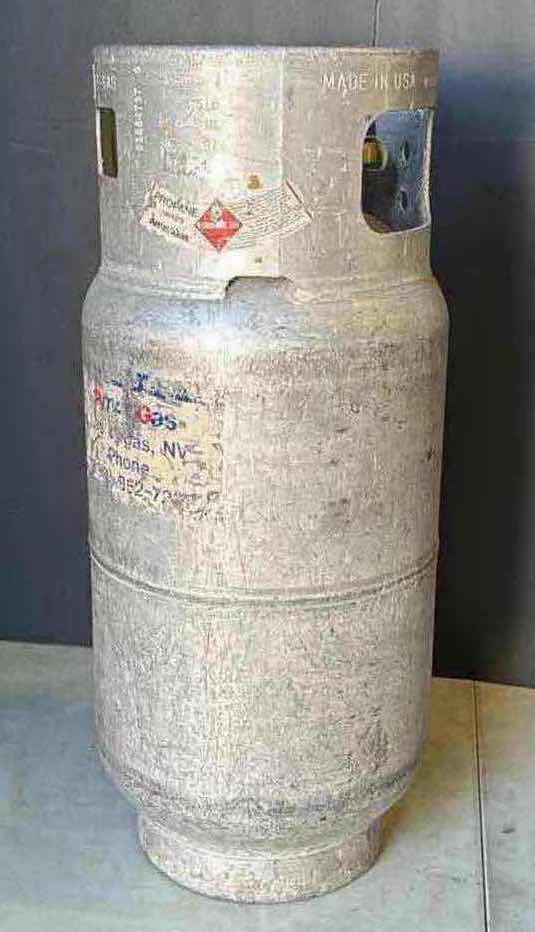 Photo 1 of FORKLIFT PROPANE TANK EMPTY