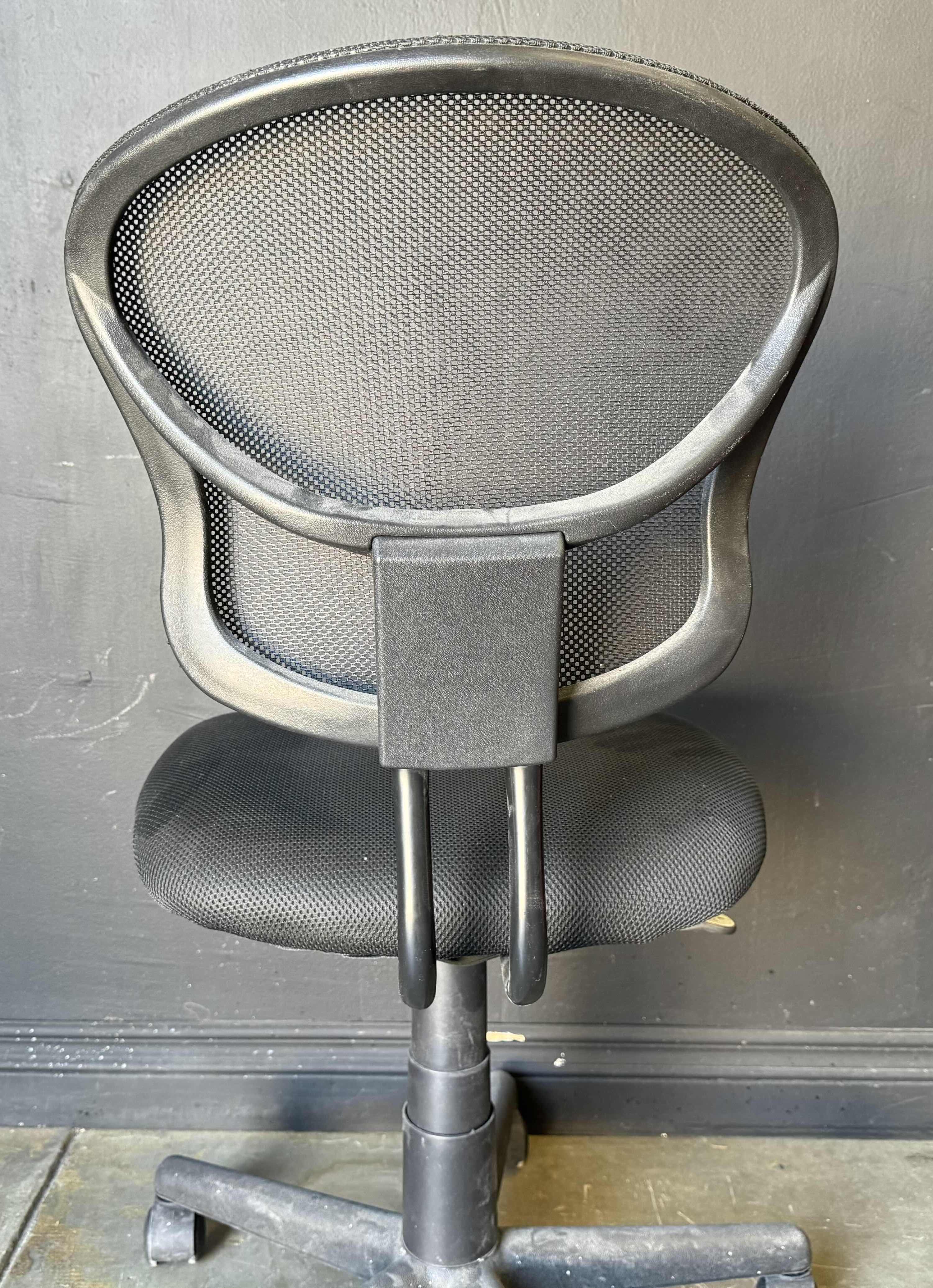 Photo 1 of BLACK OFFICE CHAIR