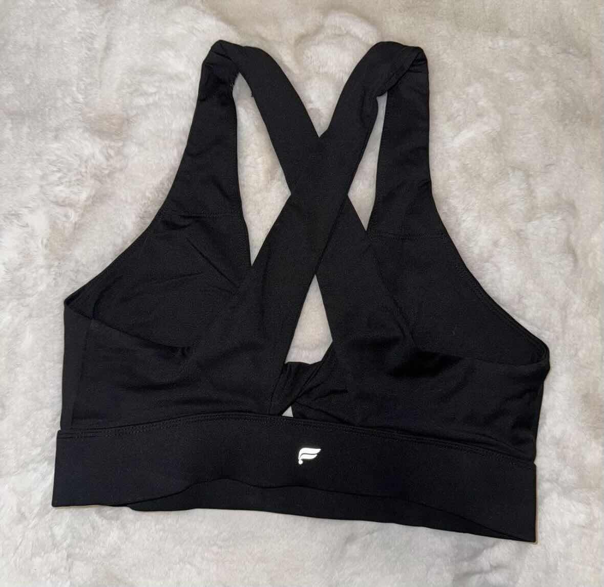 Photo 1 of WOMENS SPORTS APPAREL - CALVIN KLEIN, FABLETICS & SOMMER RAY SIZE MEDIUM