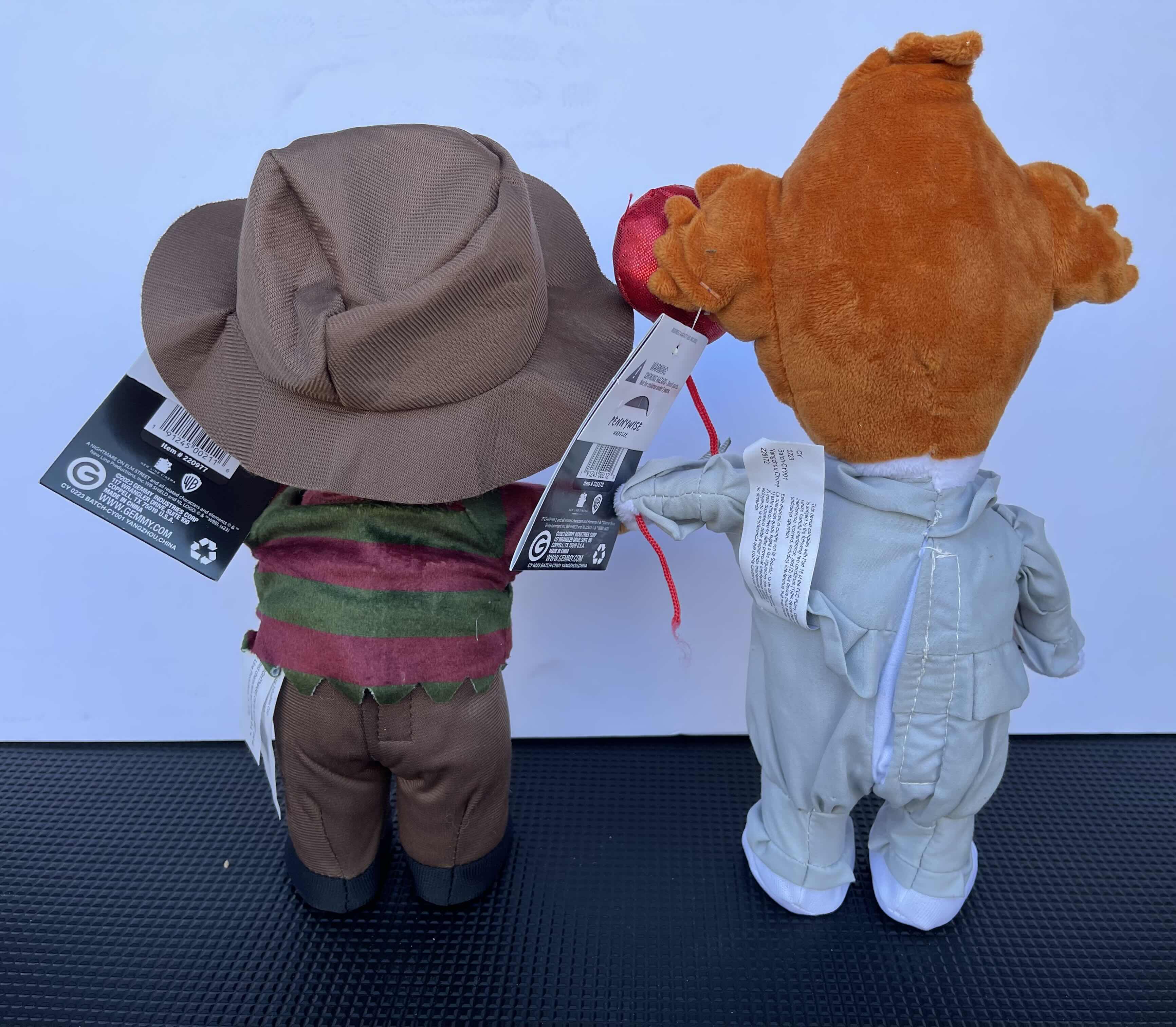 Photo 1 of GEMMY INDUSTRIES A NIGHTMARE ON ELM STREET FREDY KRUGER &amp; IT PENNYWISE WADDLER ANIMATED PLUSHES H12” NWT