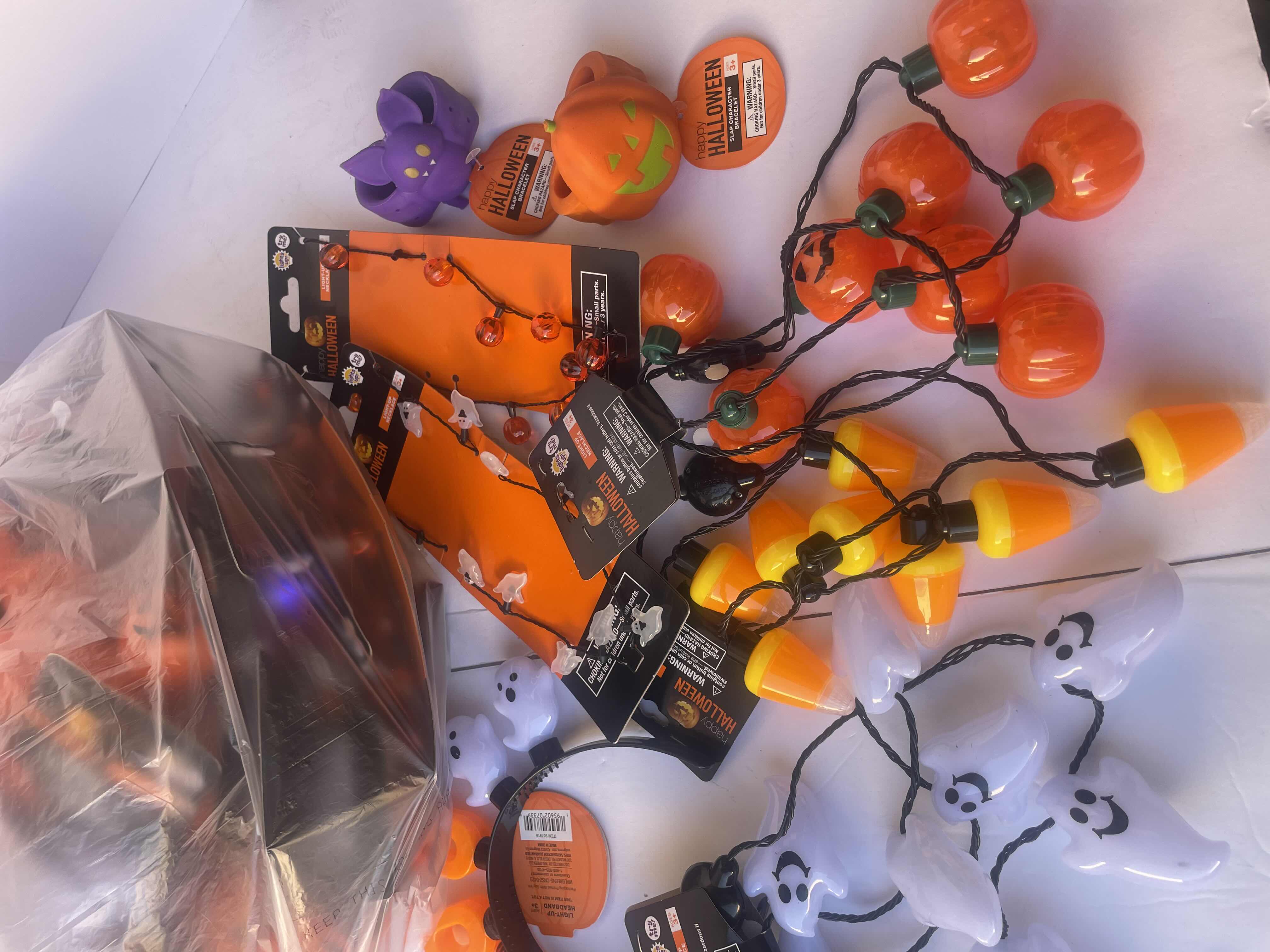 Photo 1 of NEW HAPPY HALLOWEEN LIGHT-UP NECKLACES. HEADBANDS, BRACELETS AND OTHER FUN HALLOWEEN WEAR (30 PIECES)
