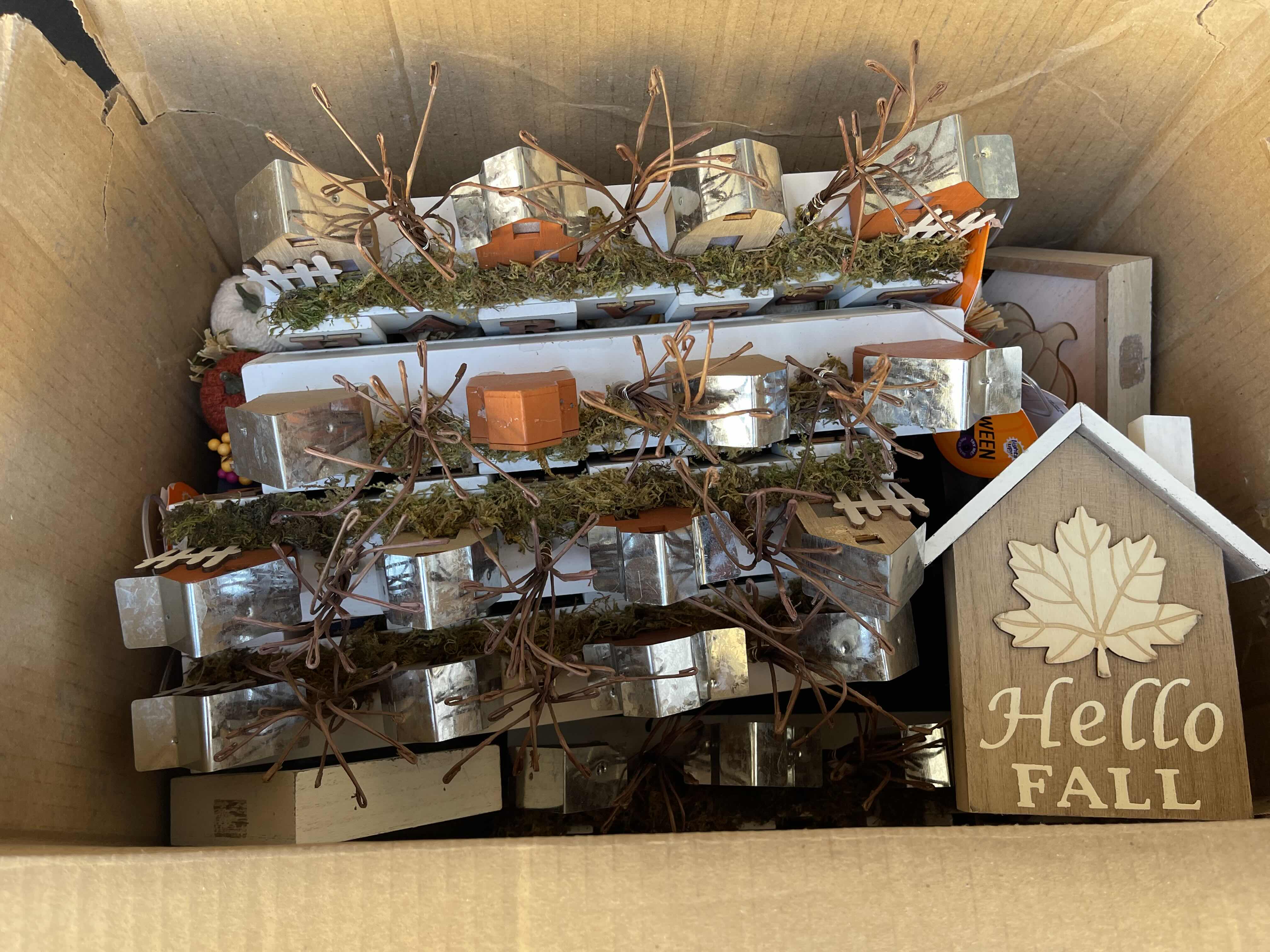 Photo 1 of FALL HARVEST WOOD HOME DECOR LARGE ASSORTED LOT - BLUE TRUCK (10), HARVEST HOUSES WITH LIGHTS (6), TABLE TOP HOUSES (4) - SEE NOTES