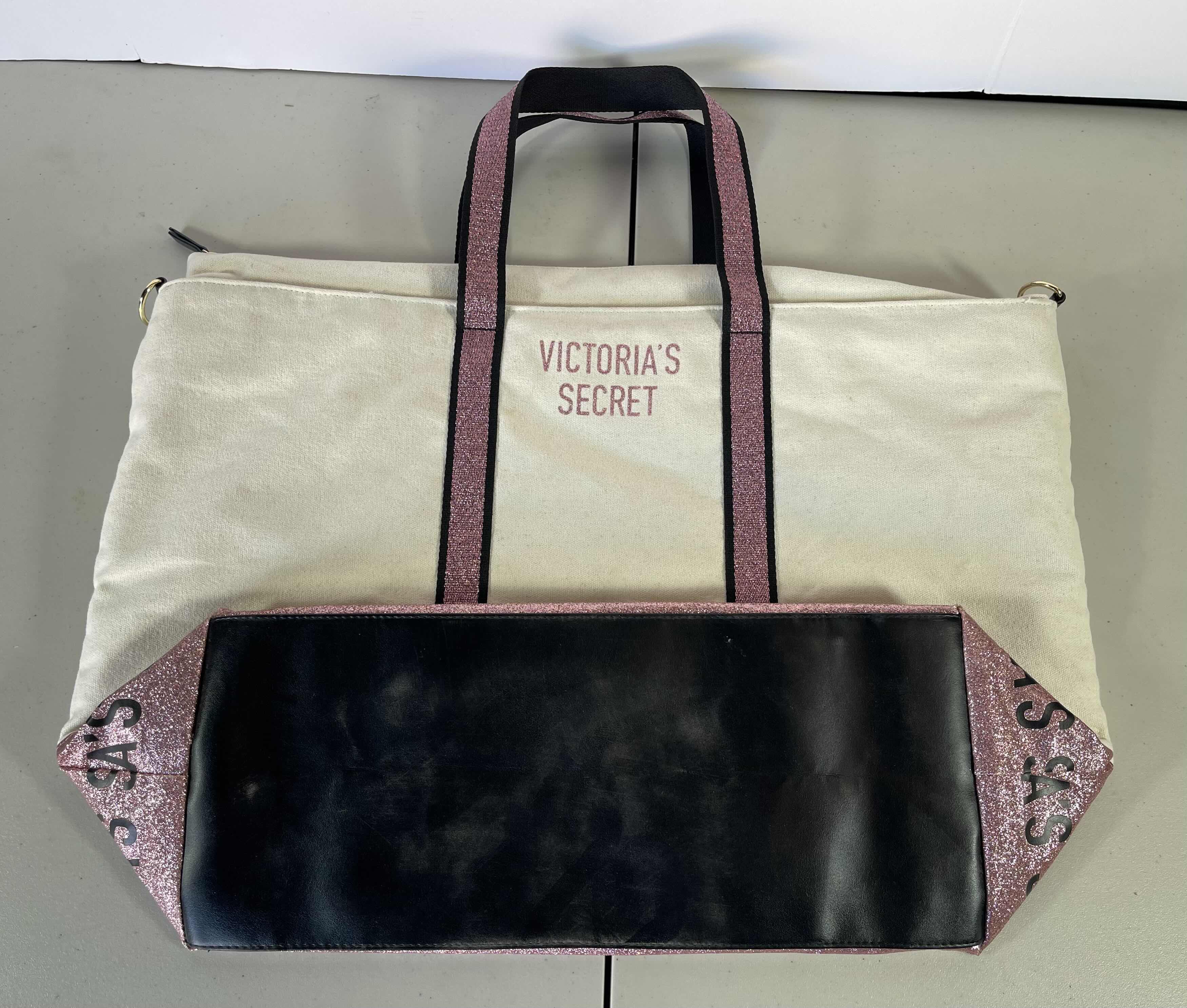 Photo 1 of VICTORIA SECRET DUFFLE GARMET BAG H16”