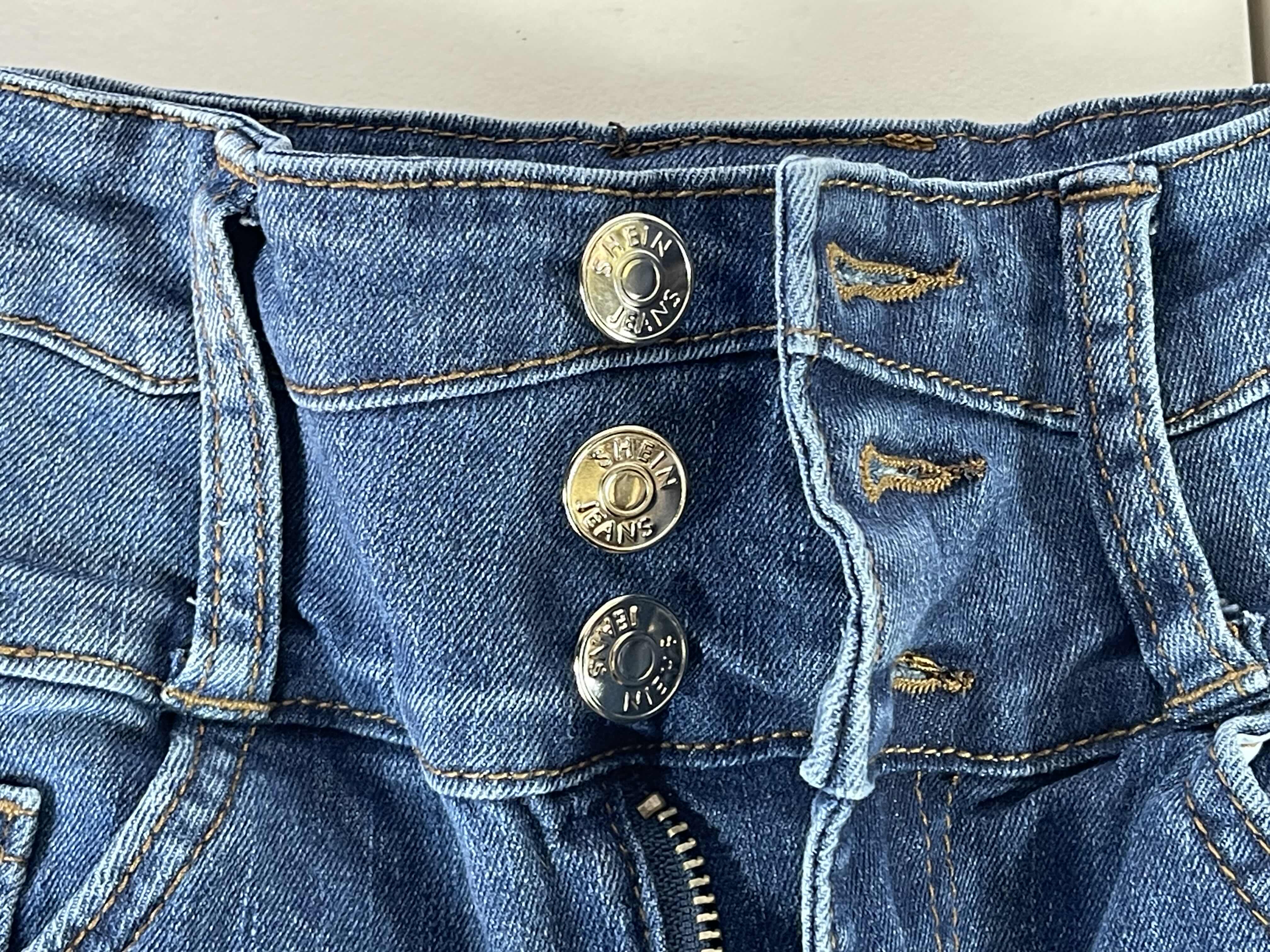 Photo 1 of WOMENS BLUE JEANS (3) SIZE 2