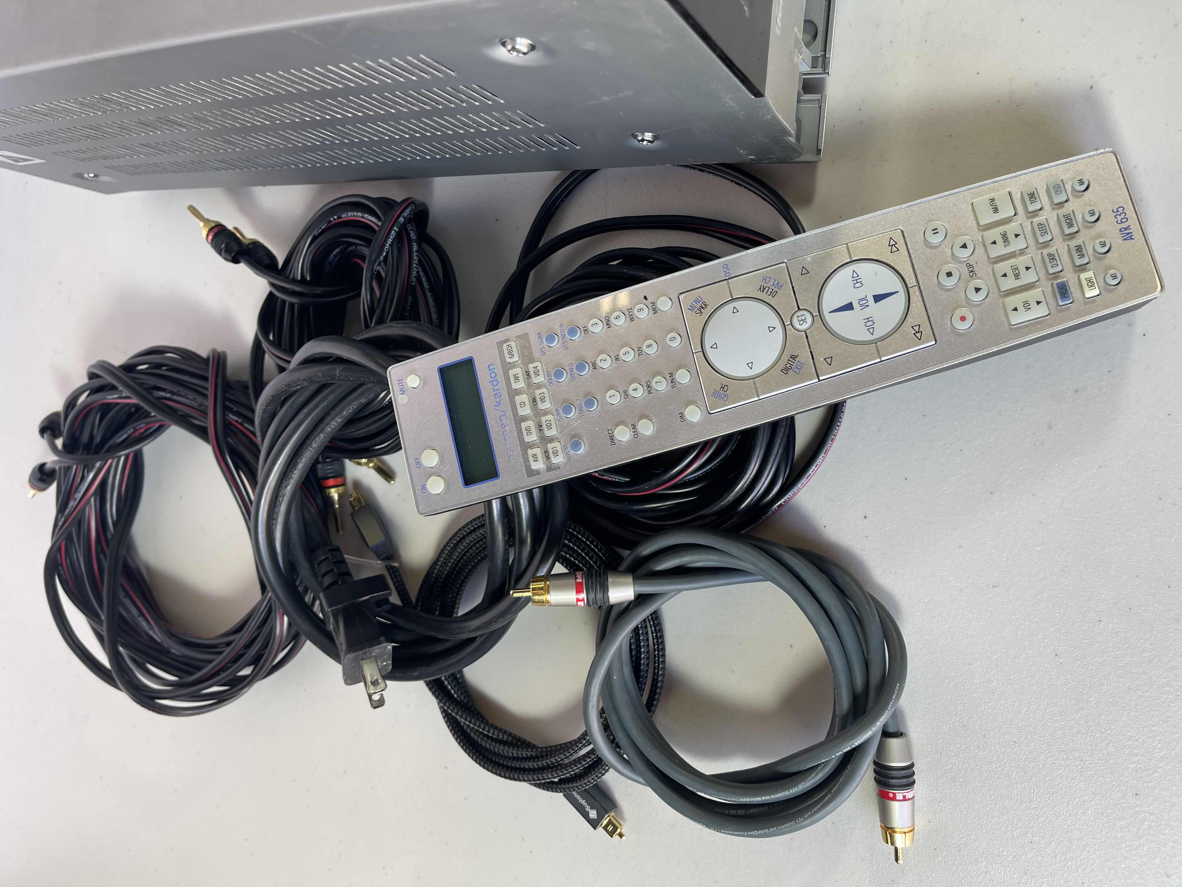 Photo 1 of HARMAN/KARDON MODEL AVR635 7.1 CHANNEL 75 WATT RECEIVER TUNER WITH WIRES AND CONTROLLER