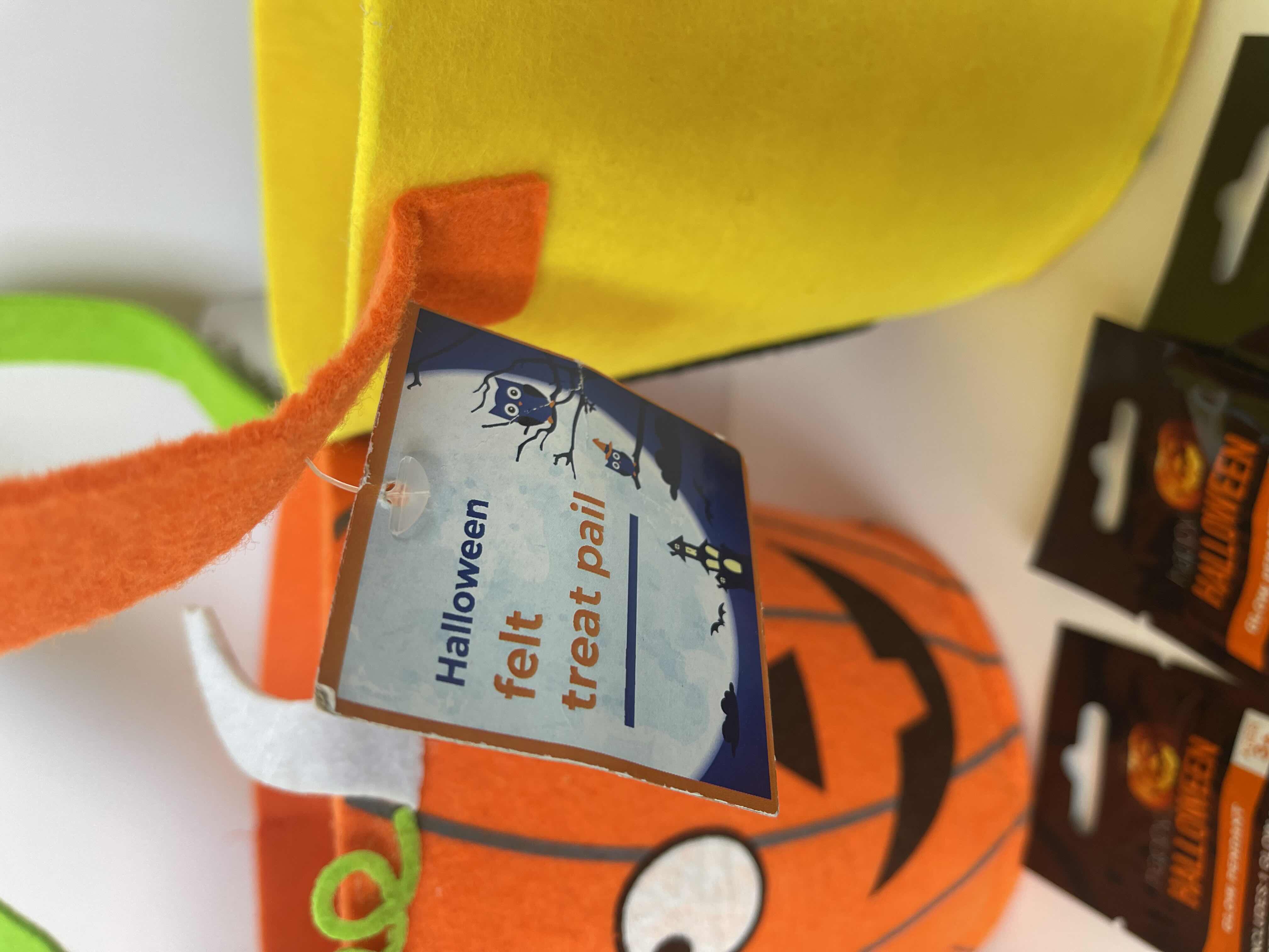 Photo 1 of NEW FELT HALLOWEEN BASKETS 7”, GLOW STICKS & GLOW NECKLACES (3 EACH)