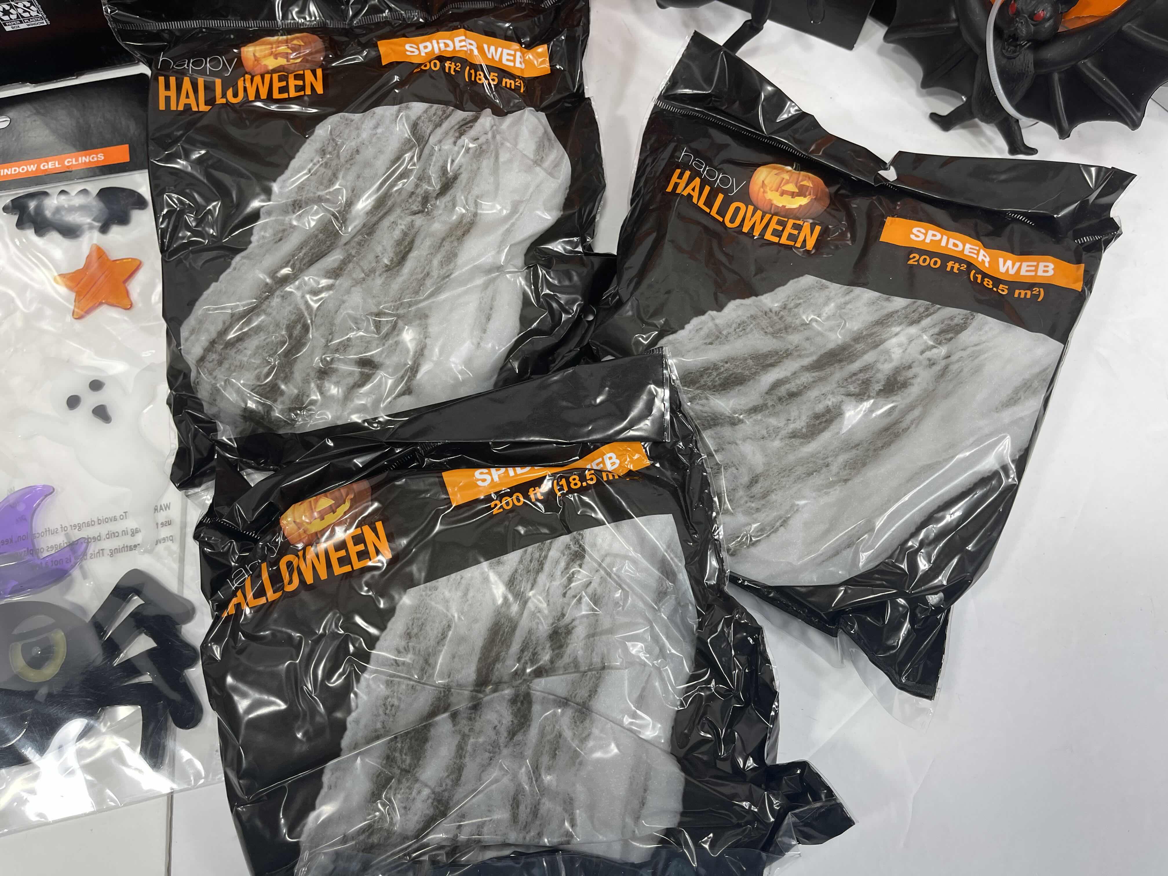 Photo 1 of HAPPY HALLOWEEN WALL AND WINDOW HOME DECOR LOT - NEW