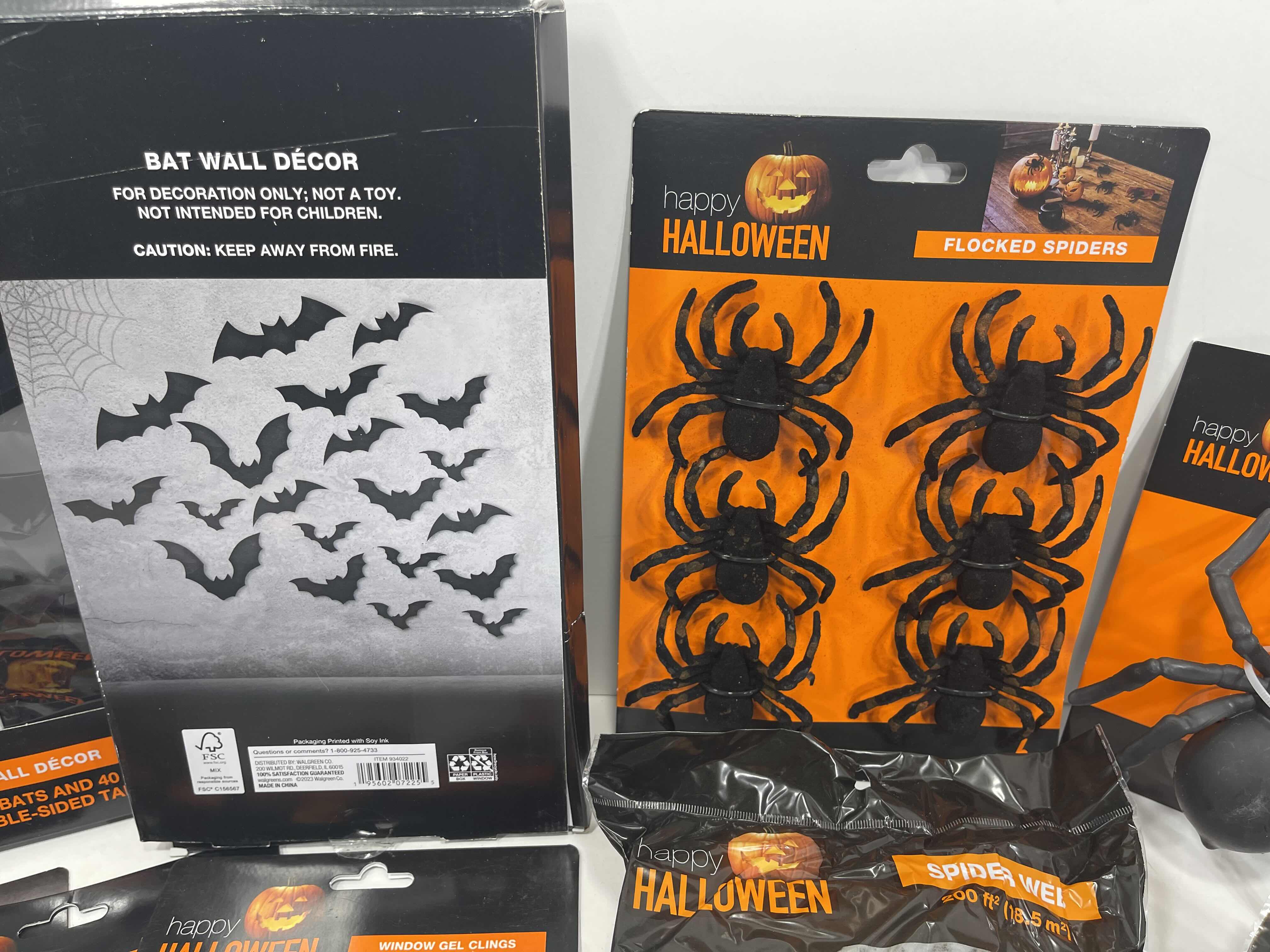 Photo 1 of HAPPY HALLOWEEN WALL AND WINDOW HOME DECOR LOT - NEW