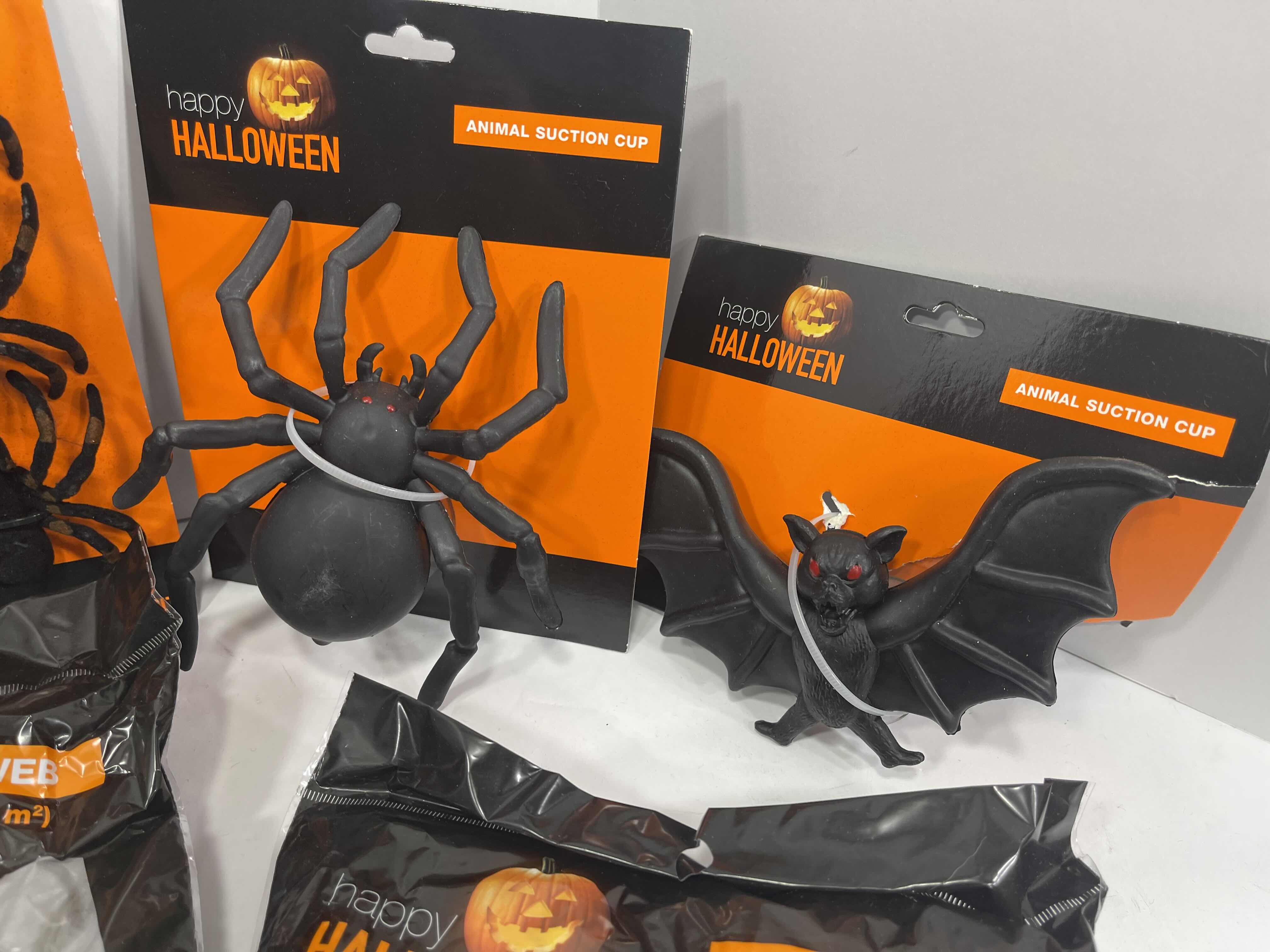 Photo 1 of HAPPY HALLOWEEN WALL AND WINDOW HOME DECOR LOT - NEW