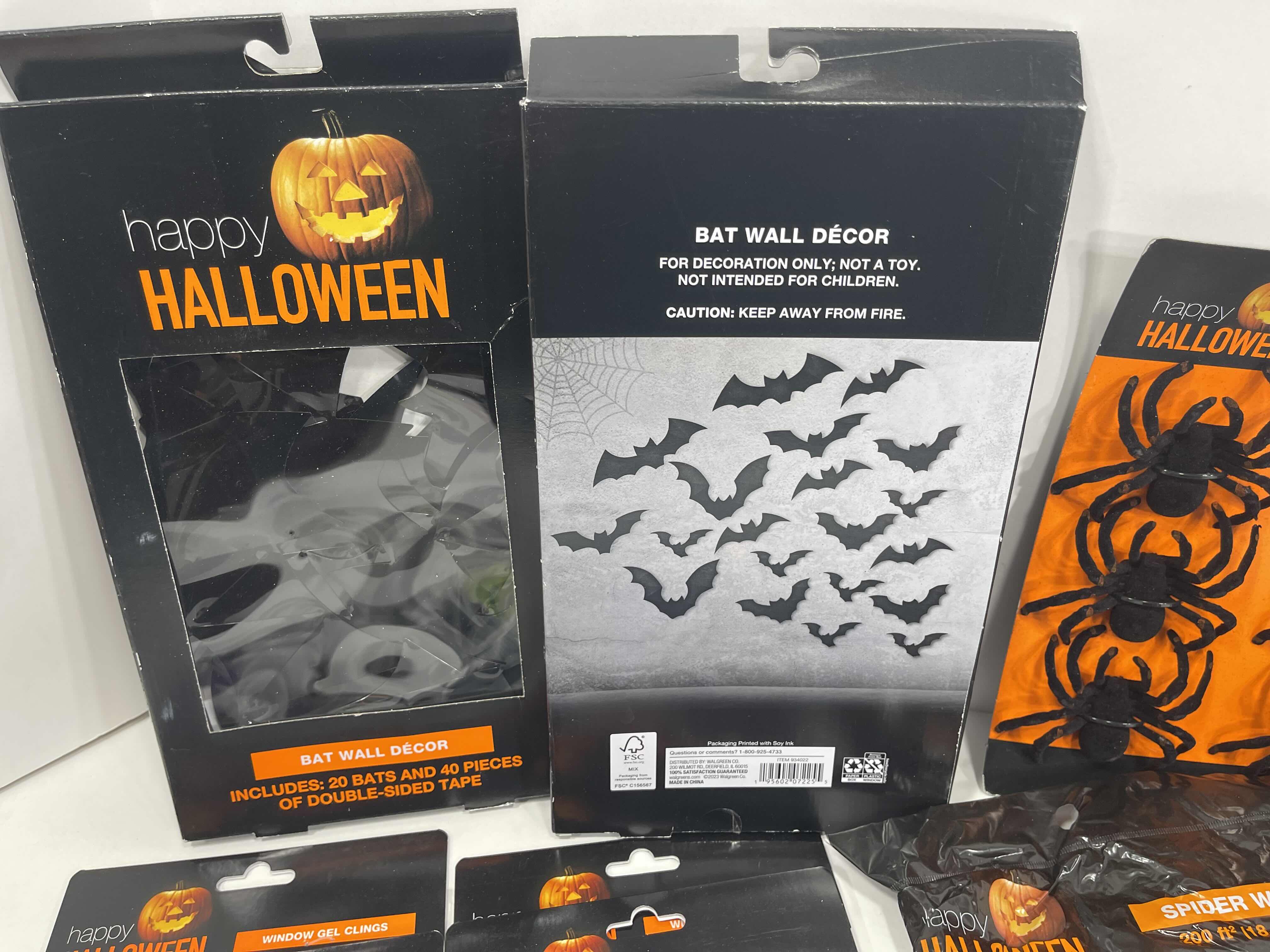 Photo 1 of HAPPY HALLOWEEN WALL AND WINDOW HOME DECOR LOT