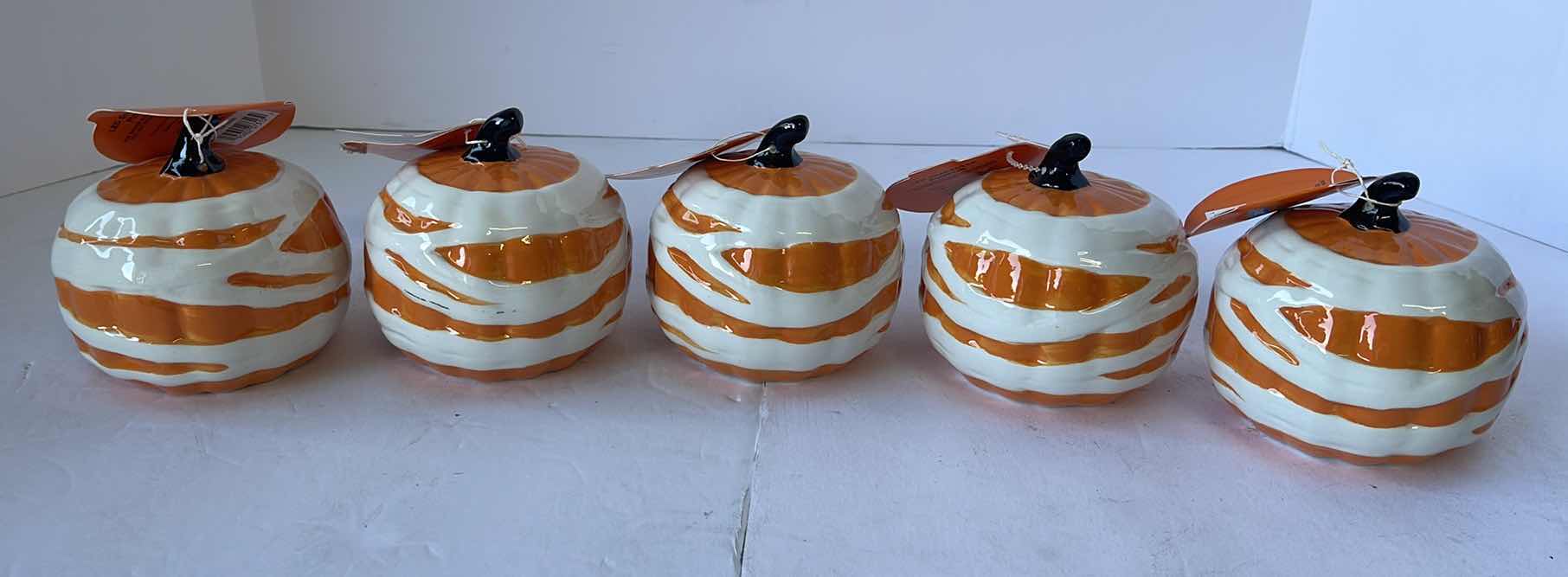 Photo 1 of HAPPY HALLOWEEN 4” MINI CERAMIC LIGHT UP PUMPKINS (5)
