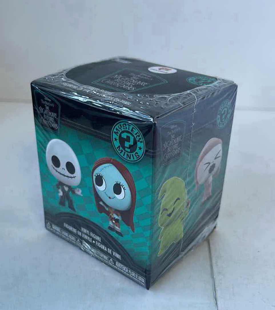 Photo 1 of FUNKO THE NIGHT BEFORE CHRISTMAS MYSTERY MINIS VINYL FIGURES BOX OF  (6)
