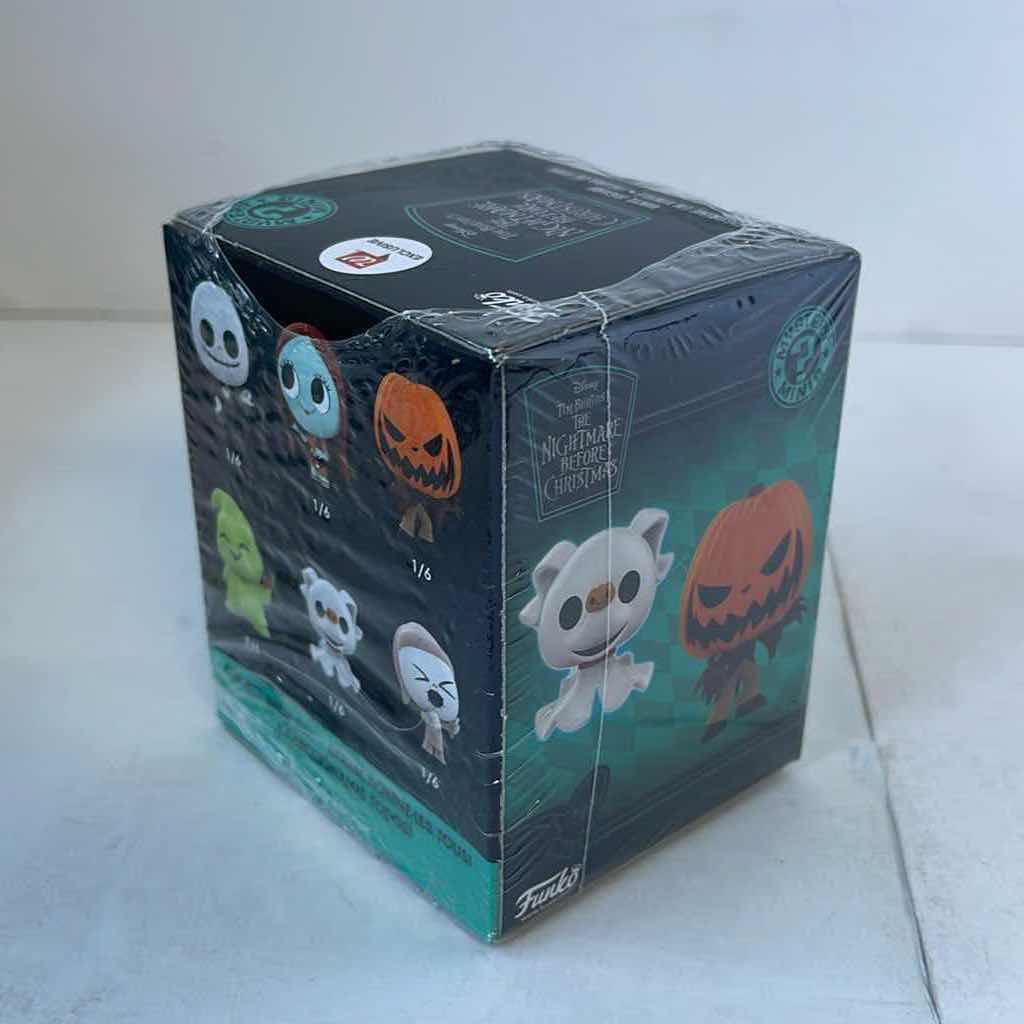 Photo 1 of FUNKO THE NIGHT BEFORE CHRISTMAS MYSTERY MINIS VINYL FIGURES BOX OF  (6)