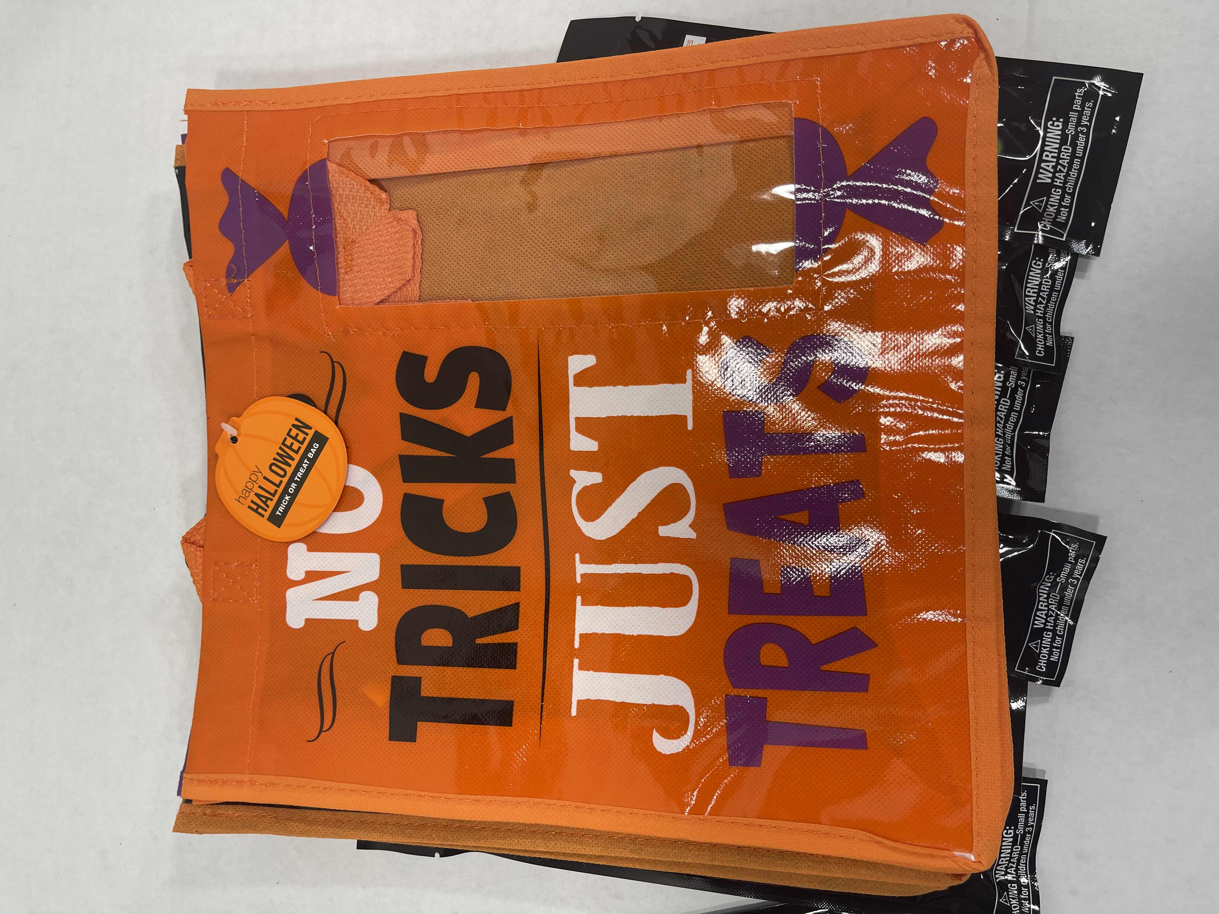 Photo 1 of HALLOWEEN 12” TRICK OR TREAT BAGS ASSORTED SEWN HANDLES WITH WINDOW (4), GLOW PENDANTS (4) & GLOW NECKLACES (4) NEW