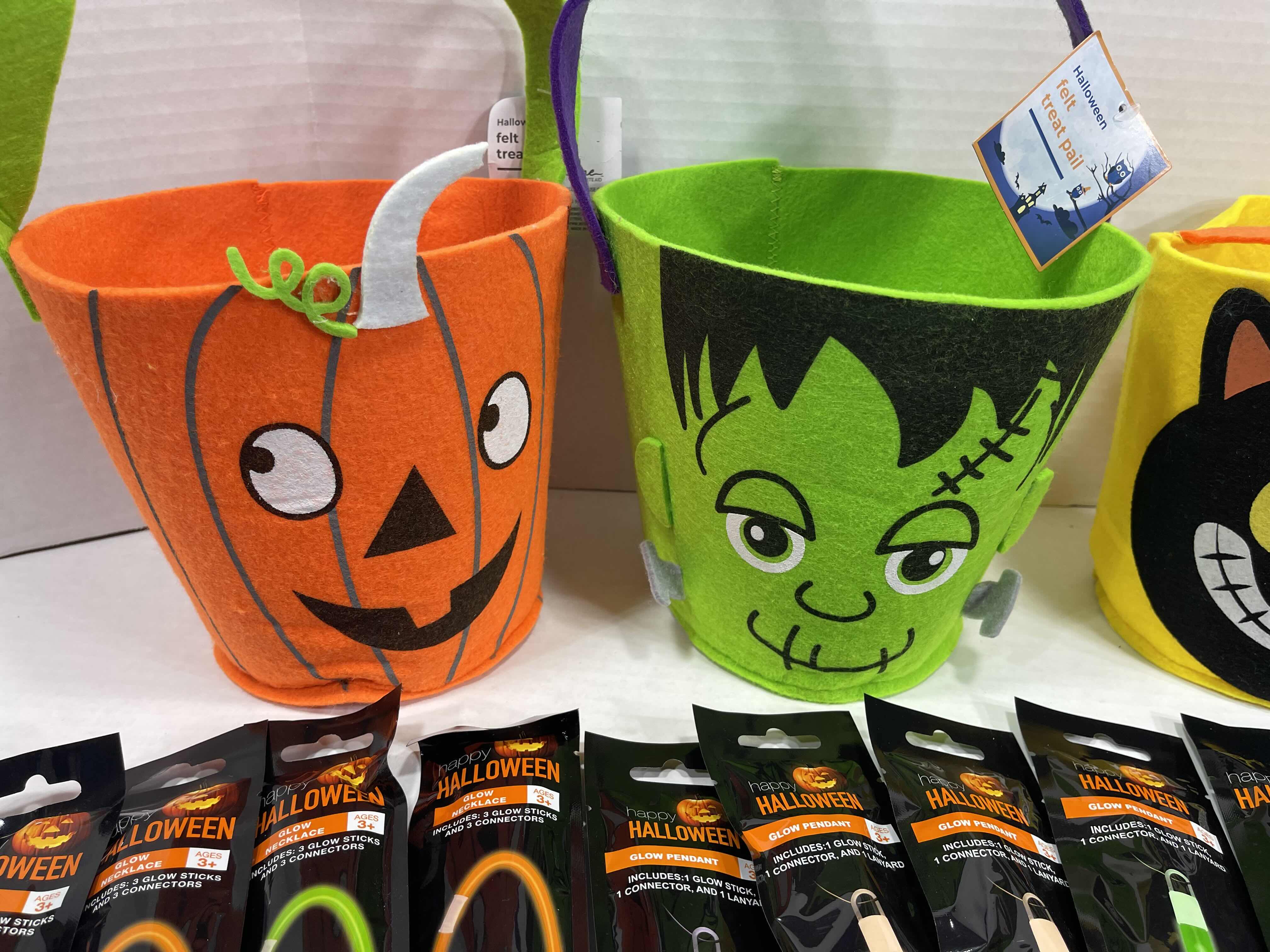 Photo 1 of HALLOWEEN 7” FELT TREAT PAILS (4) NWT - GLOW WANDS (4), GLOW NECKLACES (4) & GLOW PENDANTS (4) MSRP $40